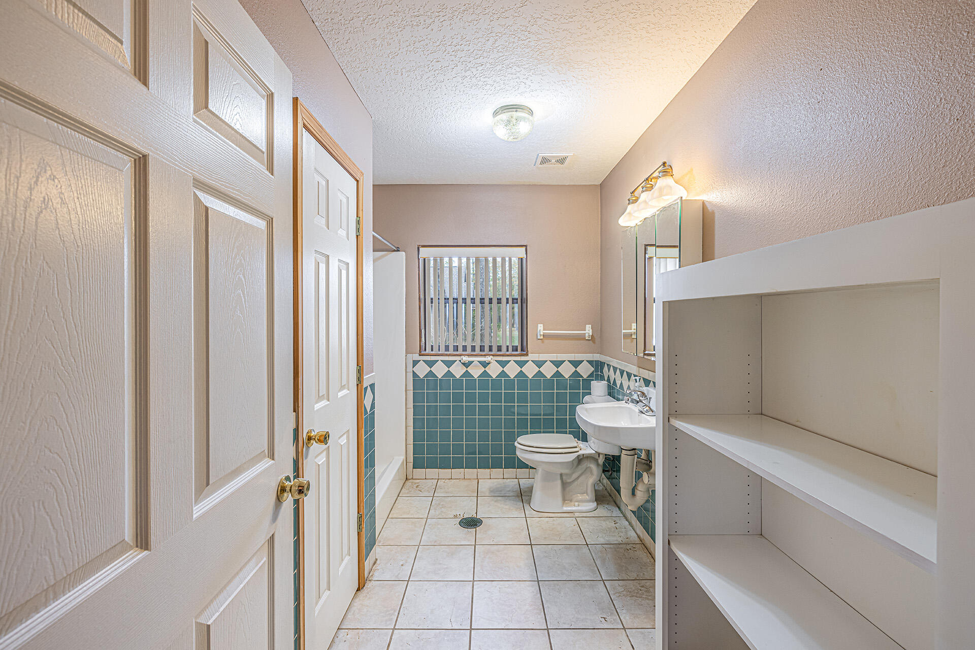 INWOOD ESTATES - Residential