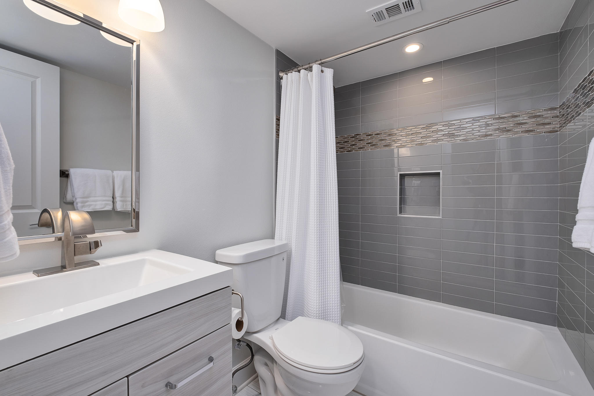 SEASCAPE CONDO GARDEN VILLA - Residential