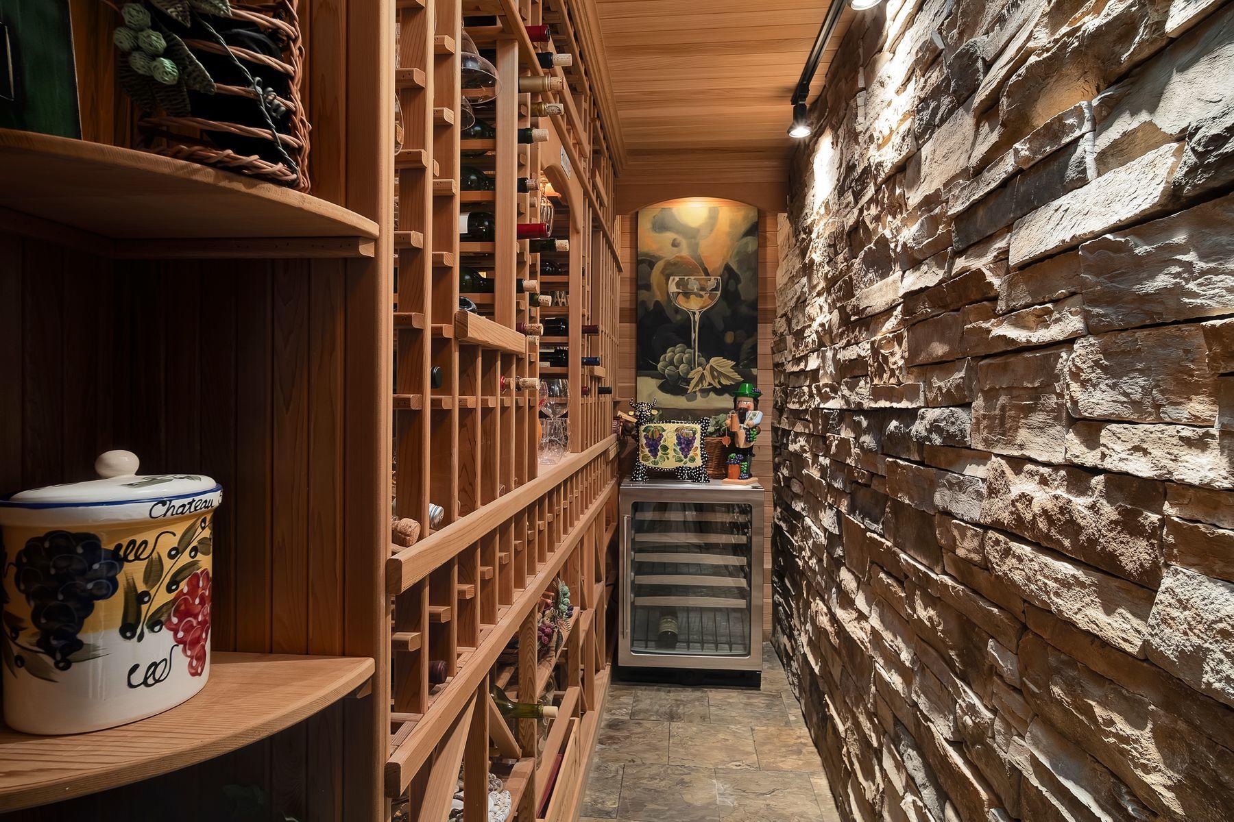 BURNT PINE - Residential