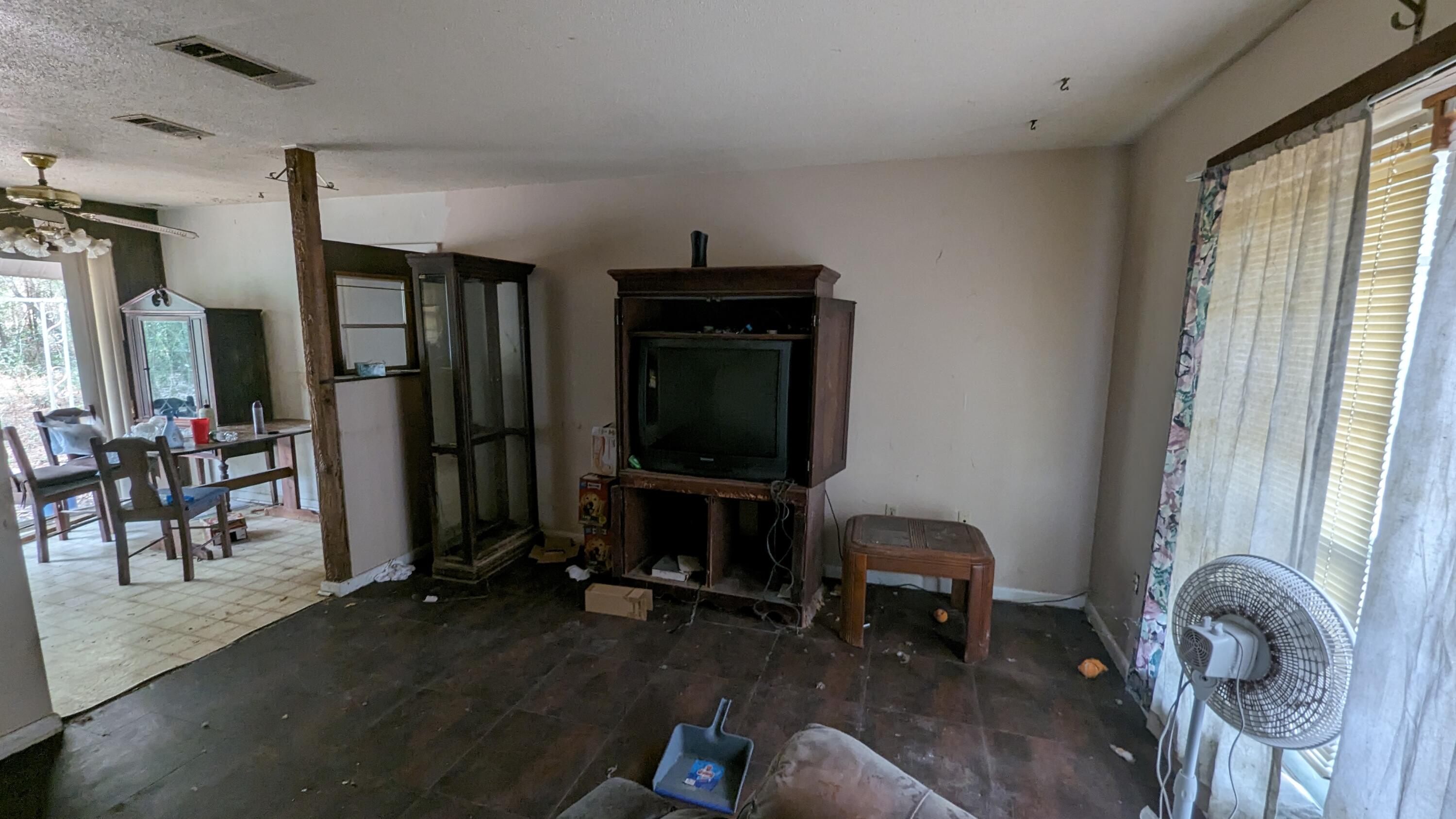 NO RECORDED SUBDIVISION - Residential