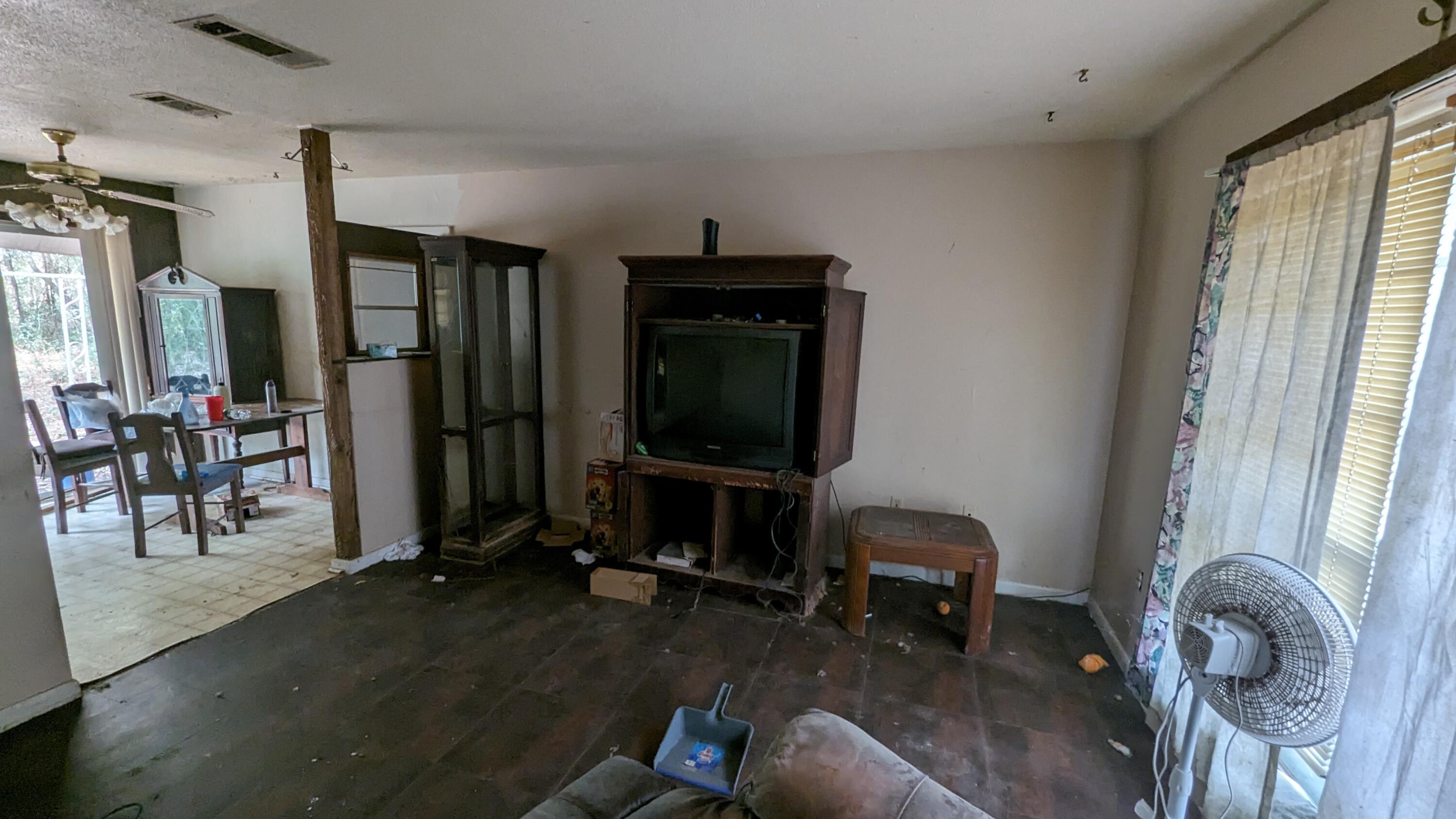 NO RECORDED SUBDIVISION - Residential