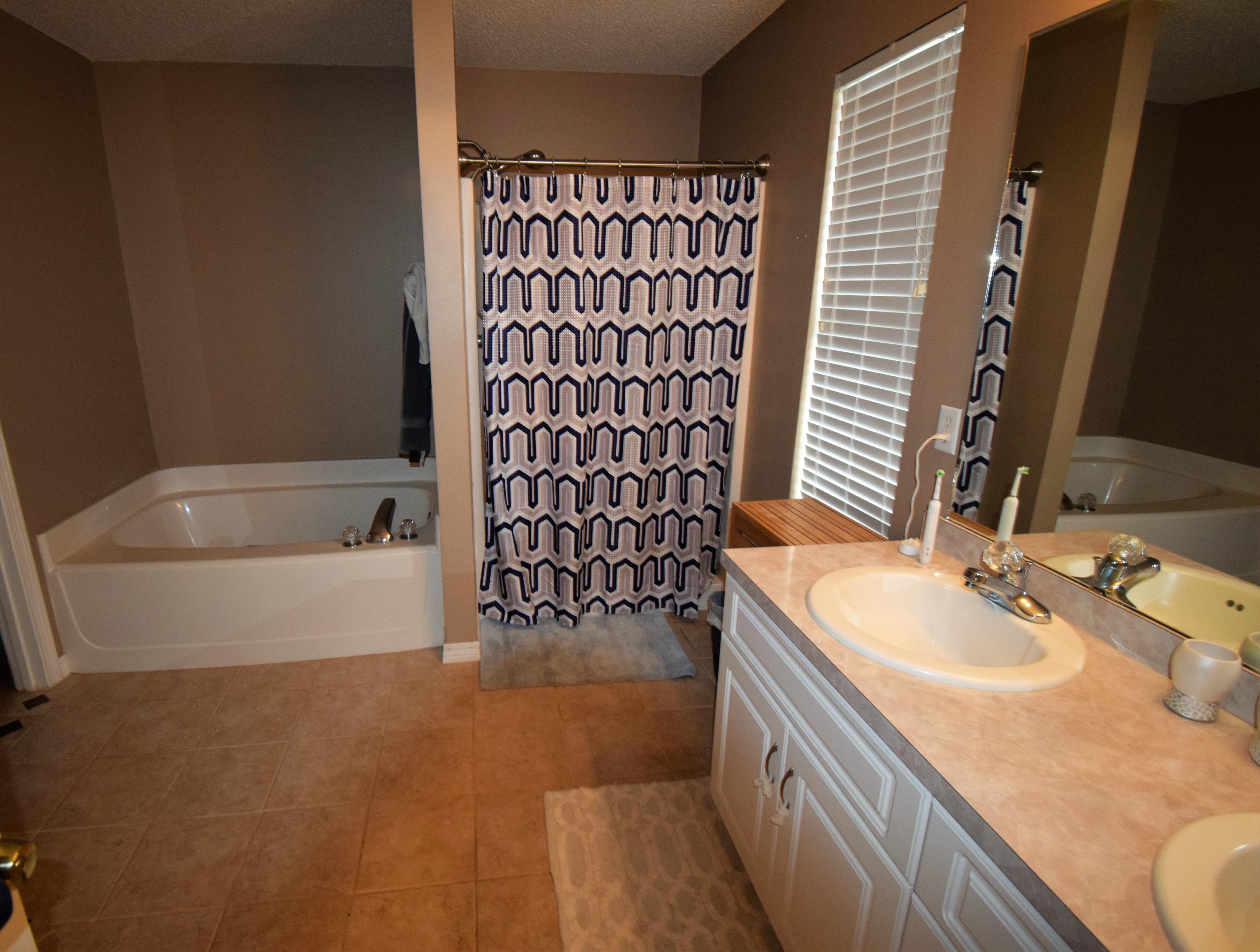 NORTHVIEW ESTATES 7TH ADDN - Residential