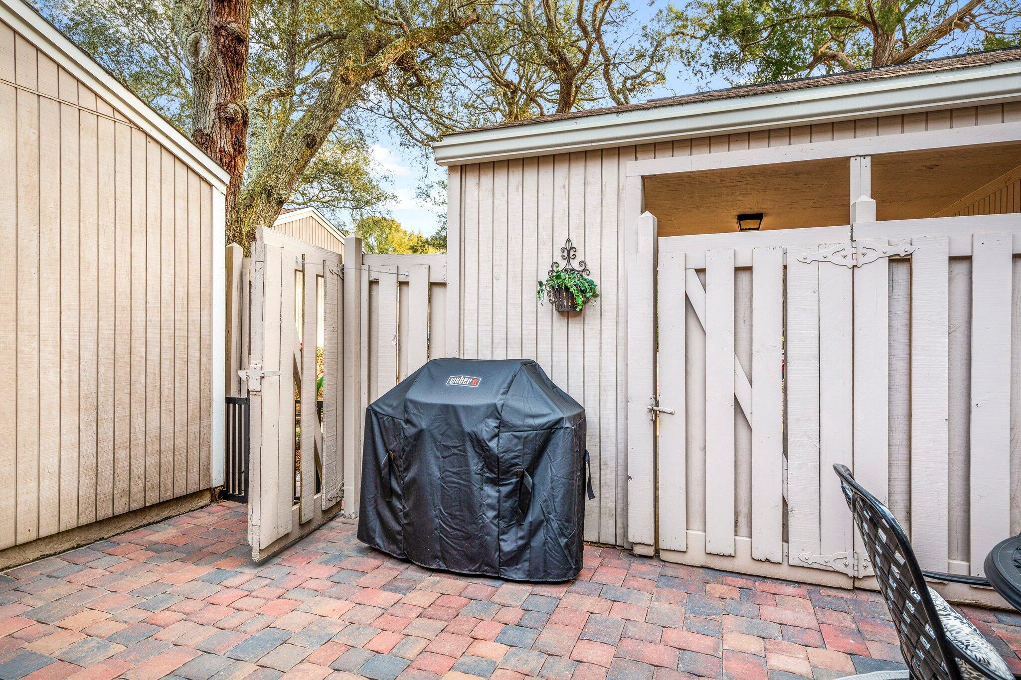 ROYAL OAK VILLAGE - Residential