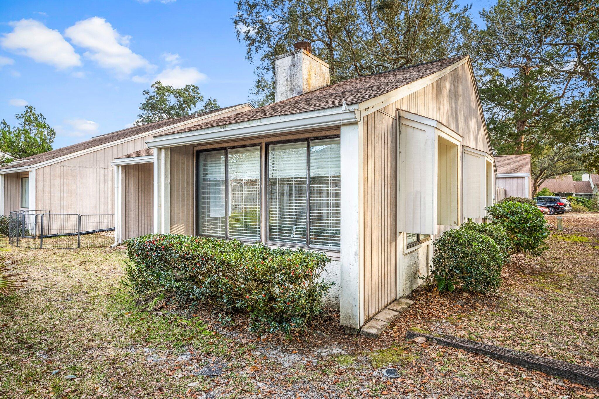 ROYAL OAK VILLAGE - Residential