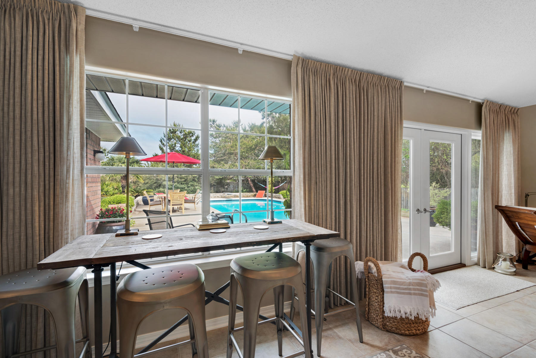 HOLLEY BY THE SEA - Residential