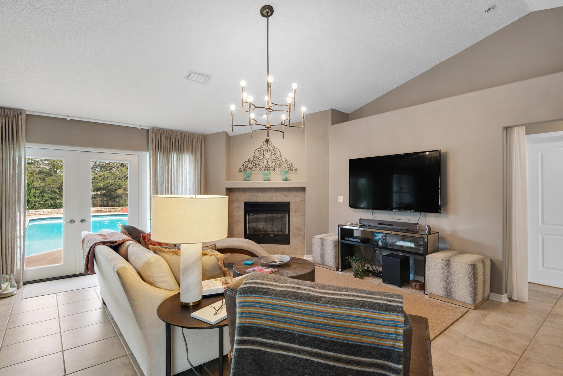 HOLLEY BY THE SEA - Residential