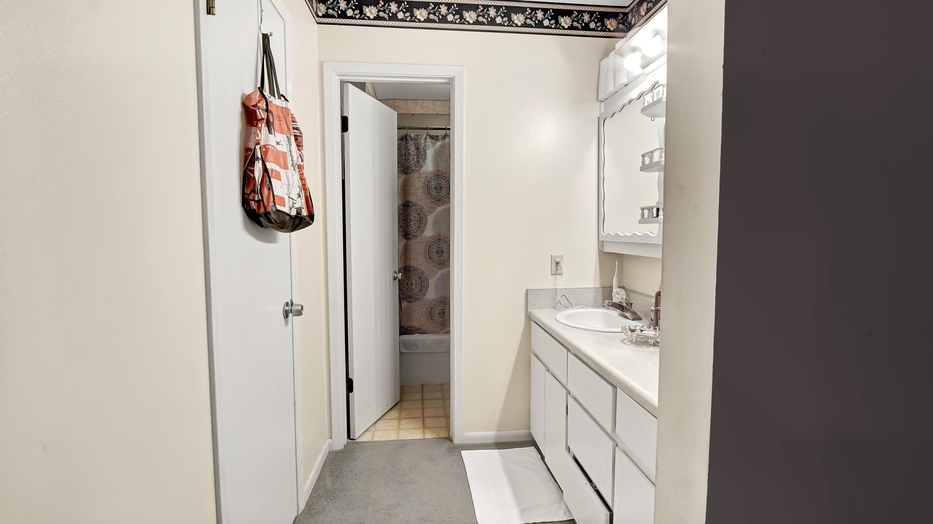 EMERALD SHORES - Residential