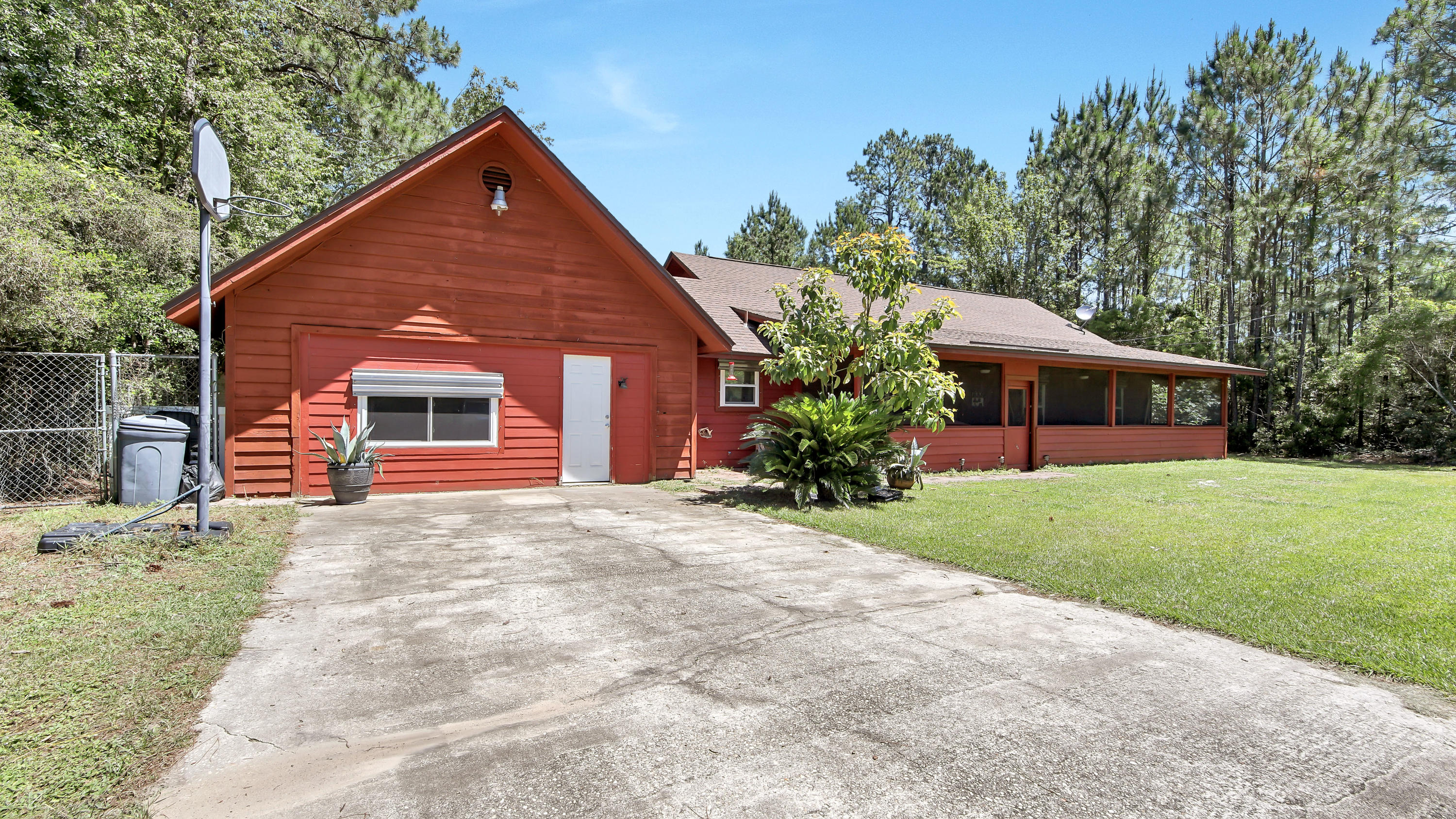 EMERALD SHORES - Residential