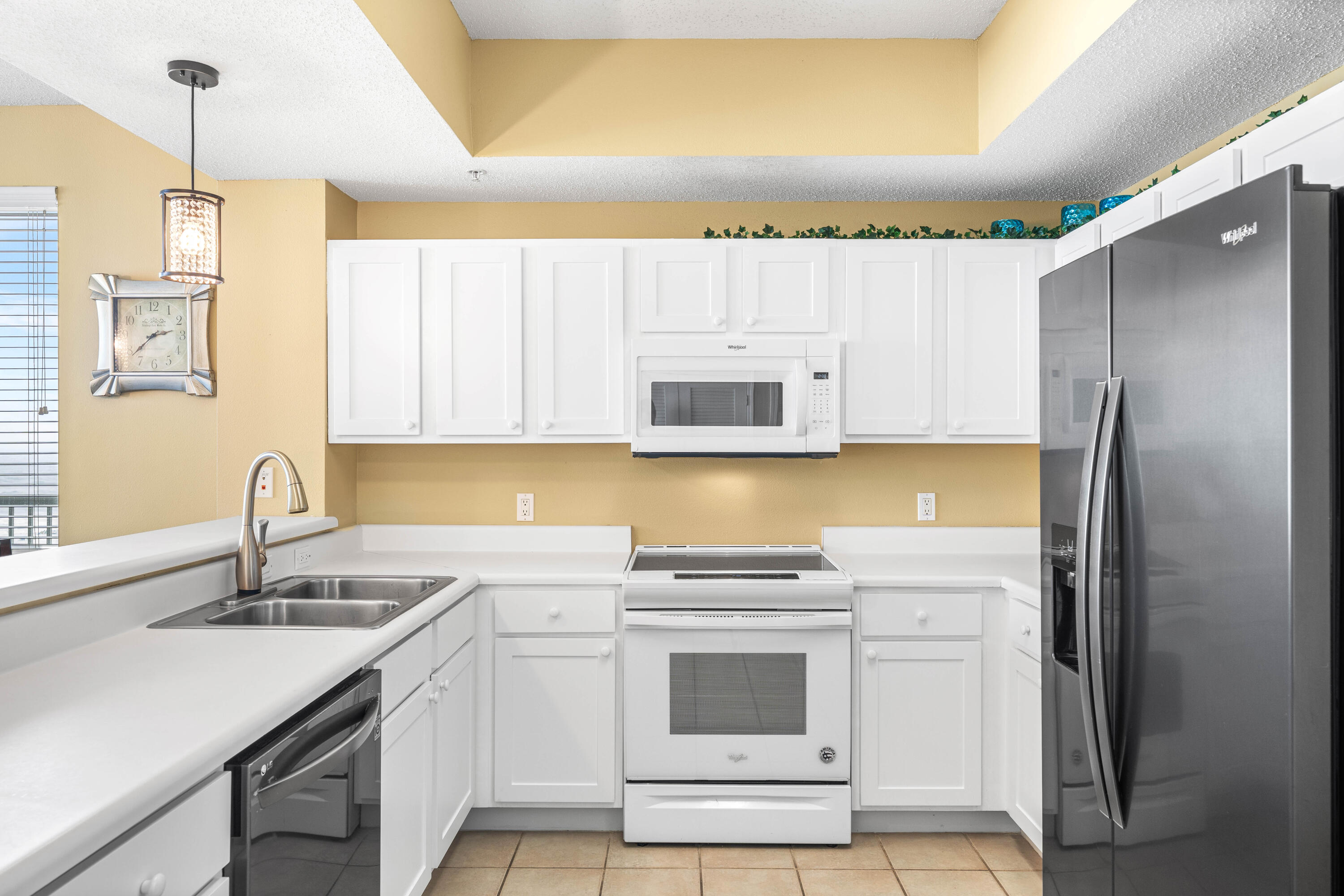 SUMMERWIND CONDOS - Residential