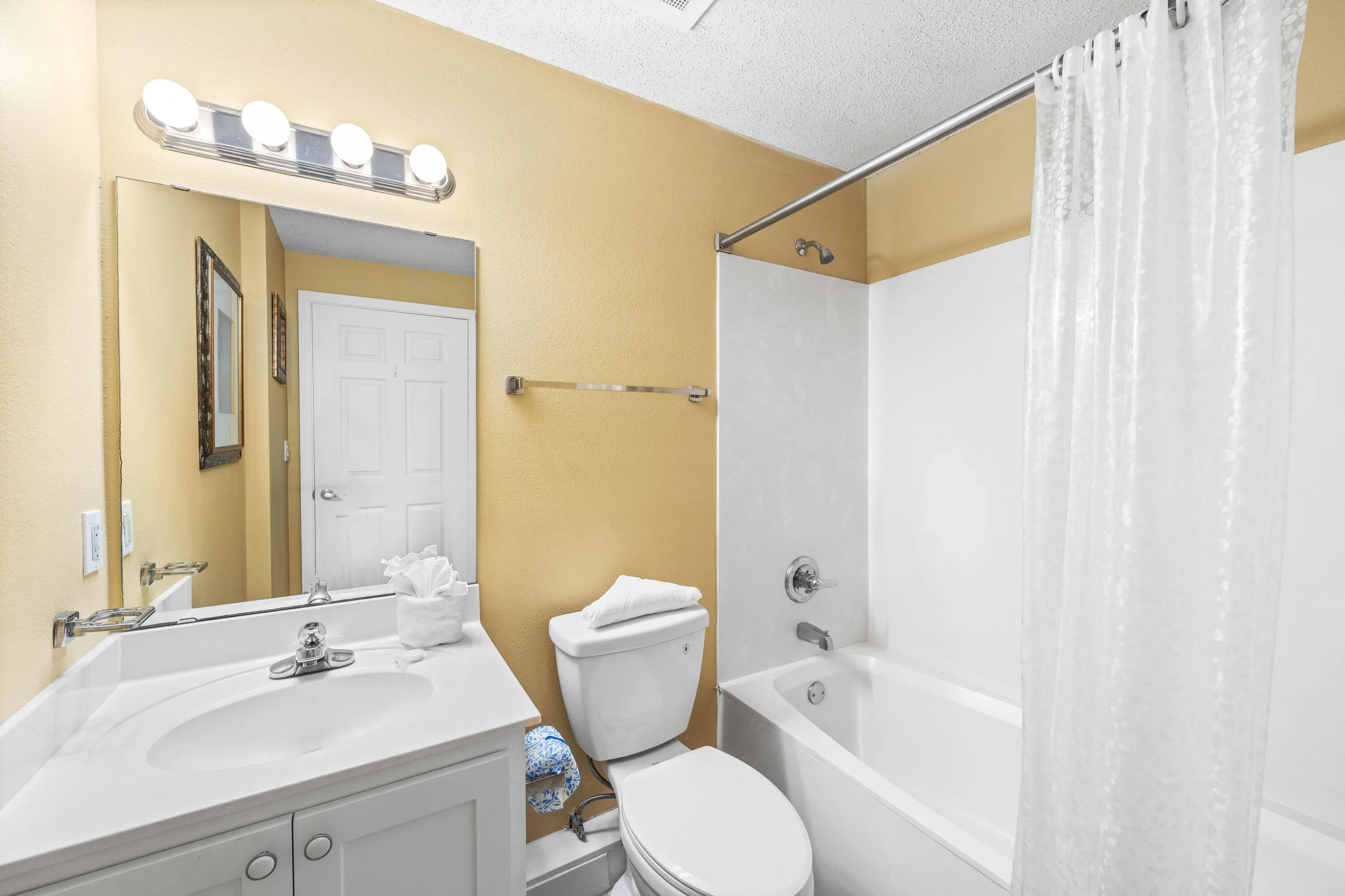 Navarre, Florida 32566, United States, 3 Bedrooms Bedrooms, ,3 BathroomsBathrooms,Residential,Active,107481