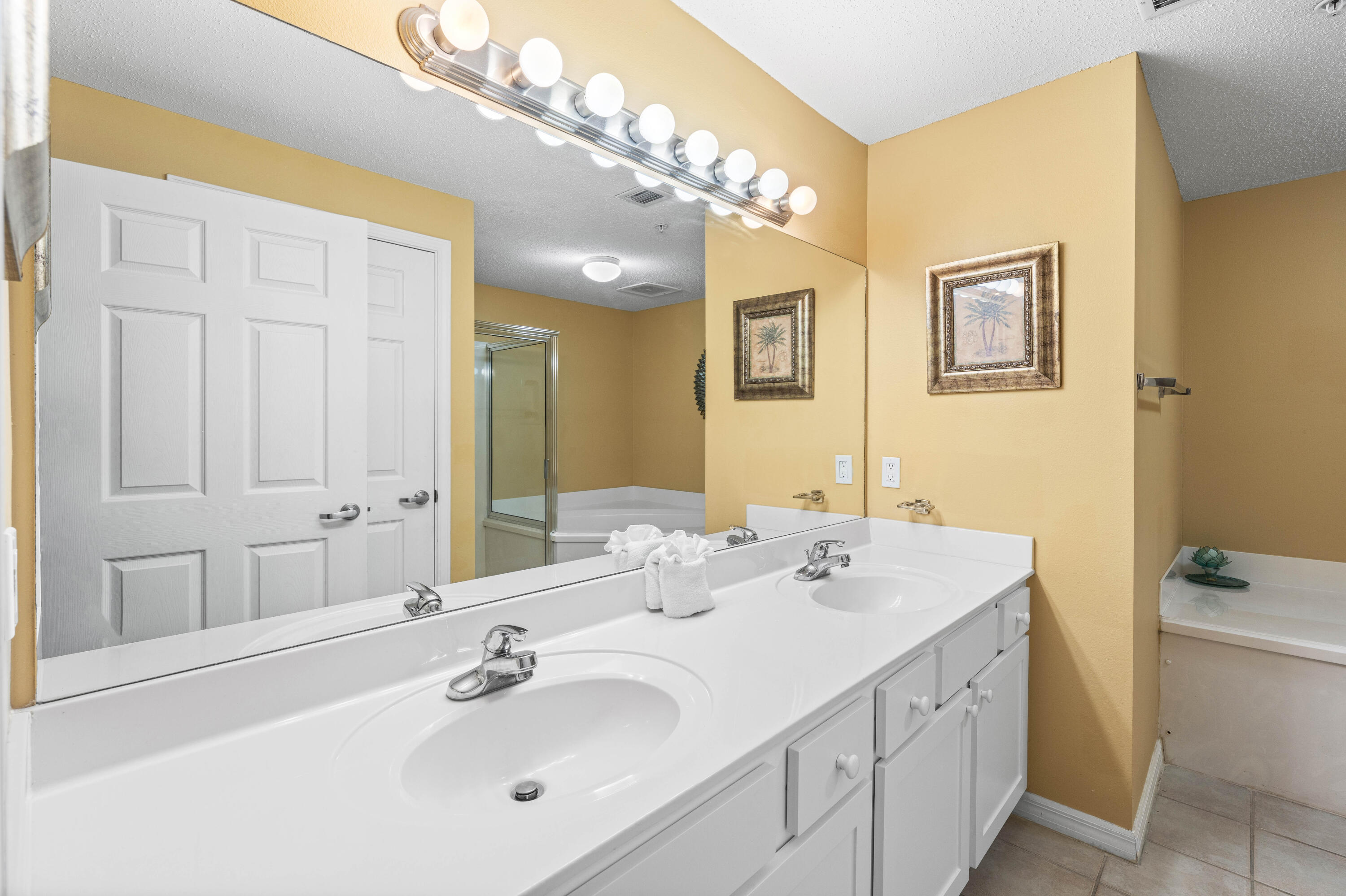 SUMMERWIND CONDOS - Residential