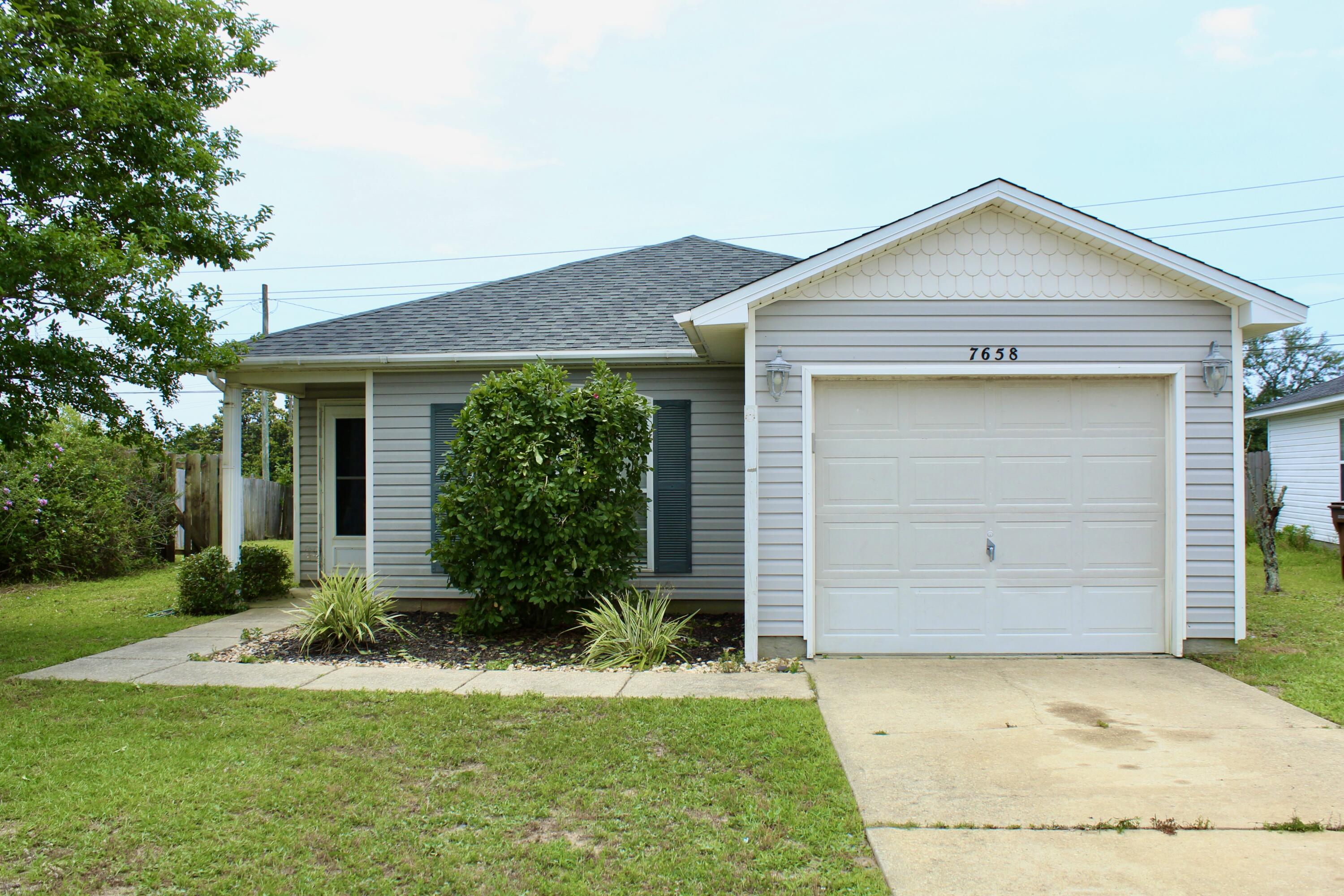 Beautiful open floor plan with 3 beds and 2 baths. The main living space is off the kitchen area and the kitchen has a breakfast bar and an eat in area. The living room is spacious so there is room if you want a formal dining area or just a bigger living space. This is a split floor plan. The backyard is partially fenced. The roof was replaced in 2020 and HVAC 2019. The seller is giving a $1,000 flooring credit for the kitchen floor. This property has a sprinkler system and the seller just had a new pump installed.Schedule your tour today!