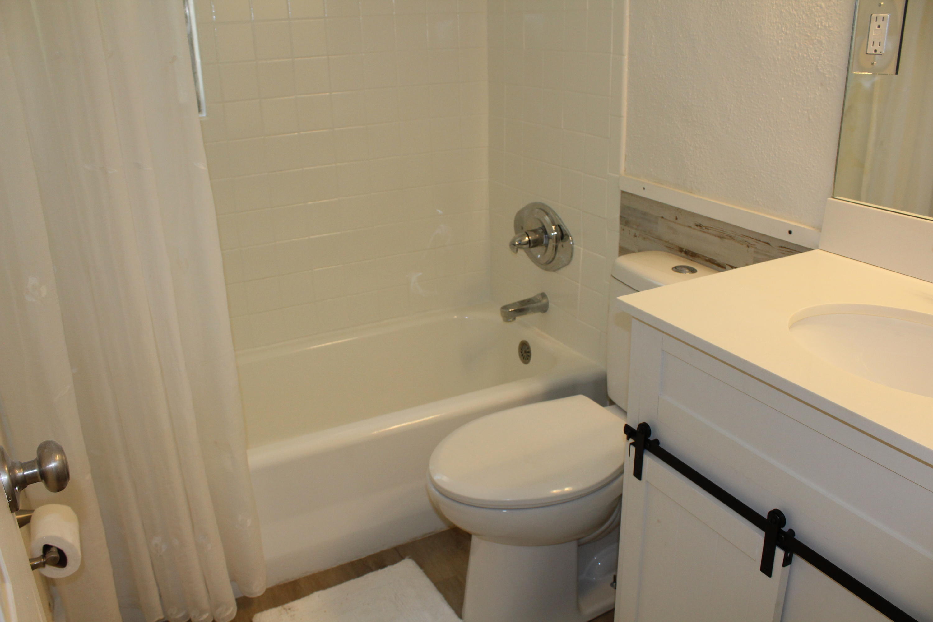 N HILL GARDENS LOT 17 BLK 6 - Residential