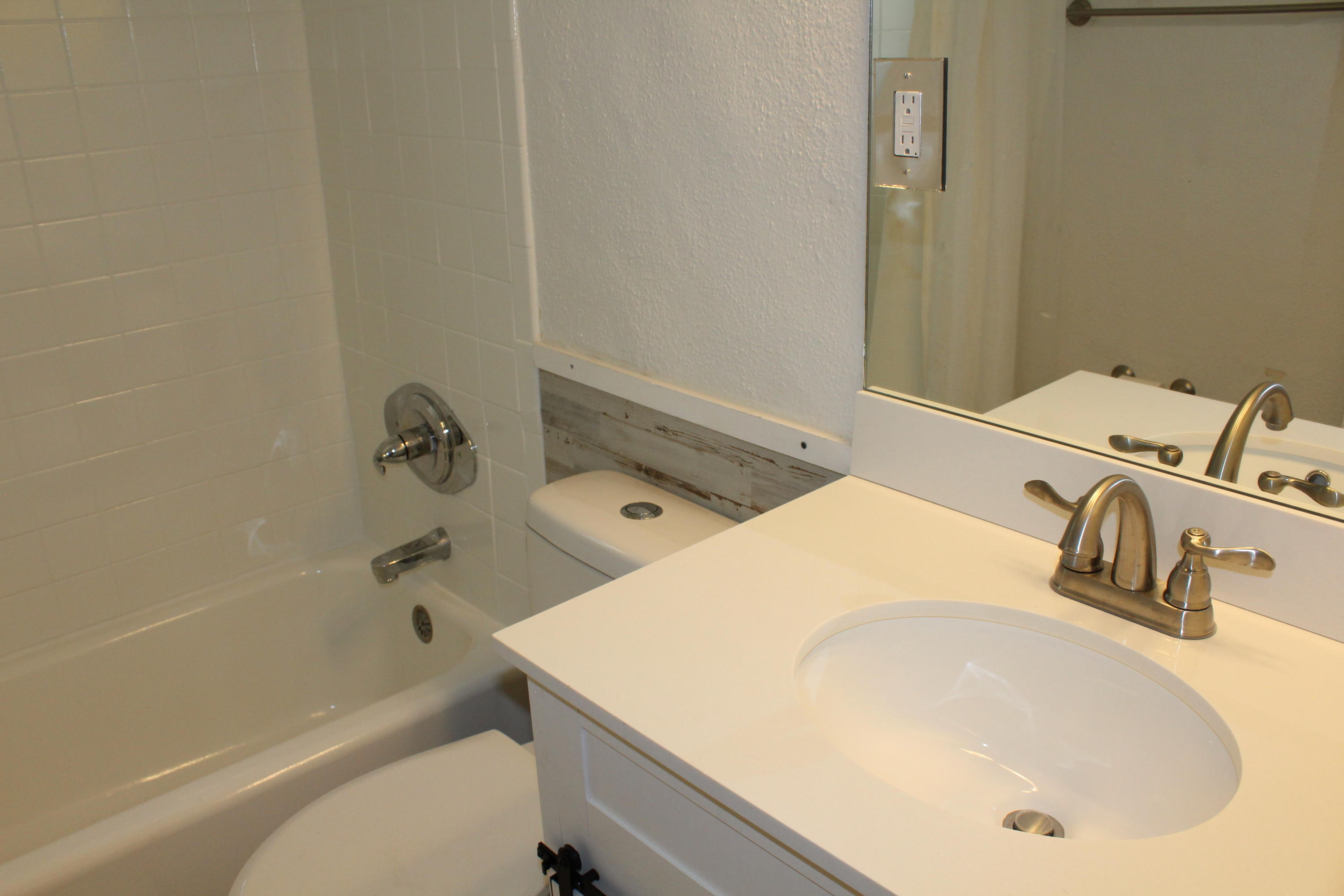 N HILL GARDENS LOT 17 BLK 6 - Residential