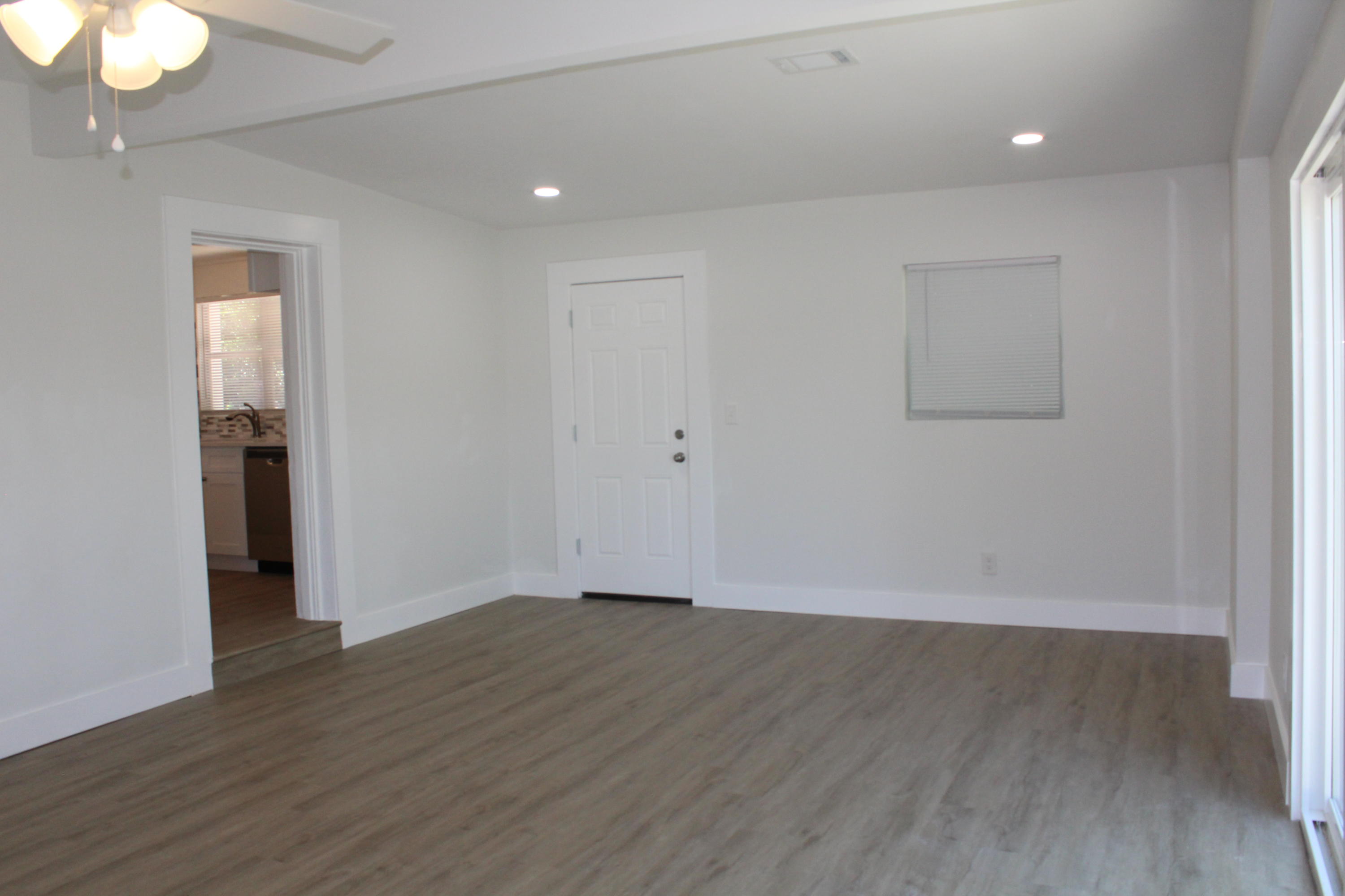 N HILL GARDENS LOT 17 BLK 6 - Residential