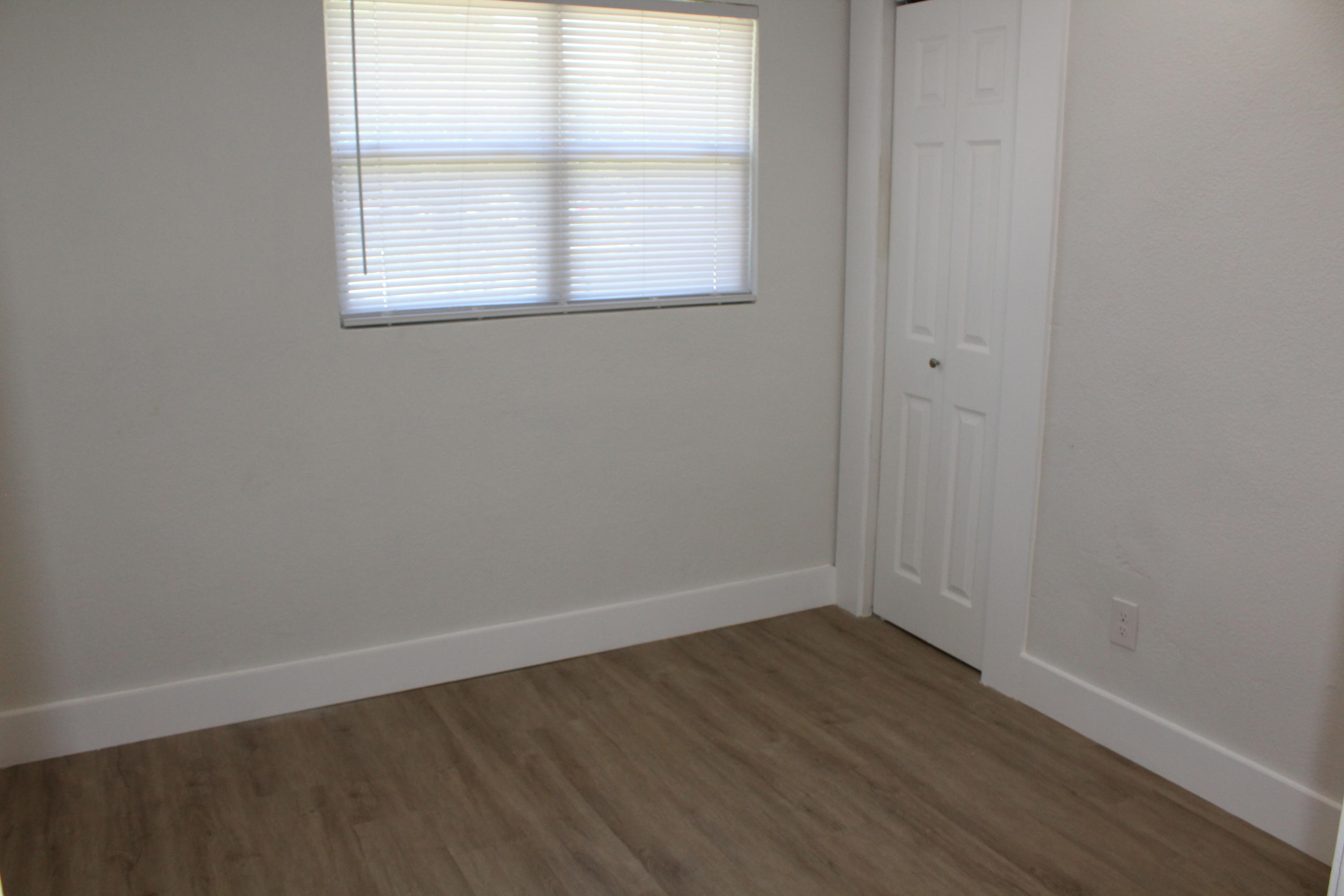 N HILL GARDENS LOT 17 BLK 6 - Residential