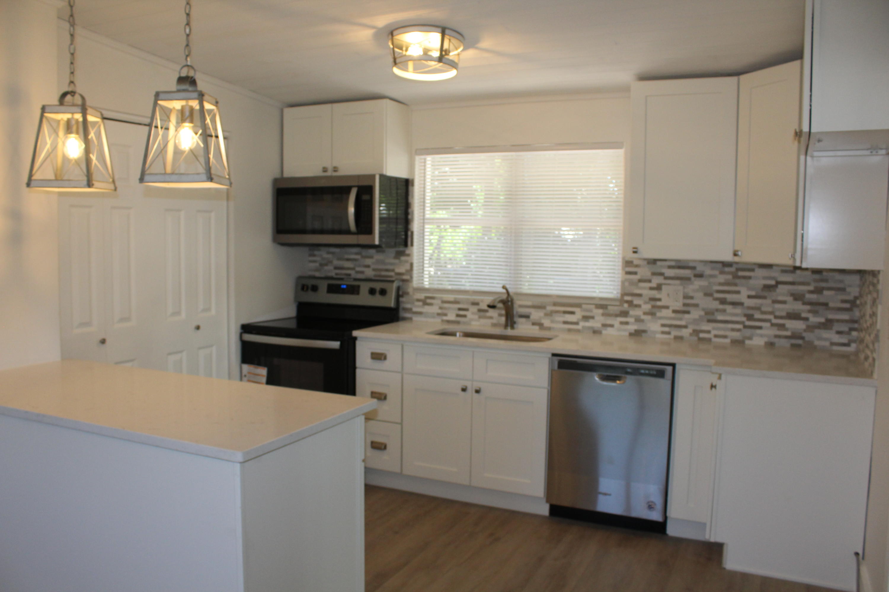 N HILL GARDENS LOT 17 BLK 6 - Residential