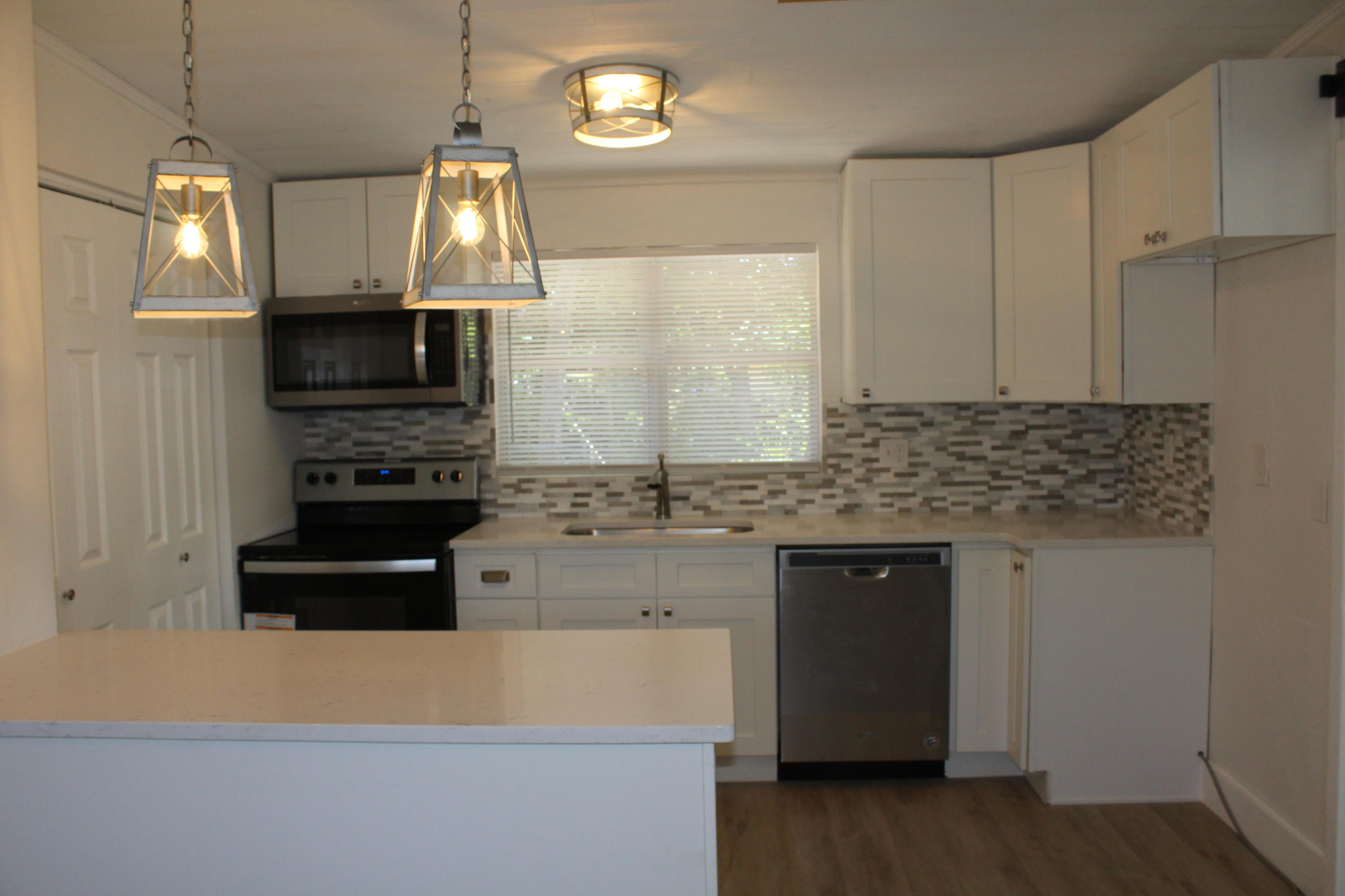 N HILL GARDENS LOT 17 BLK 6 - Residential