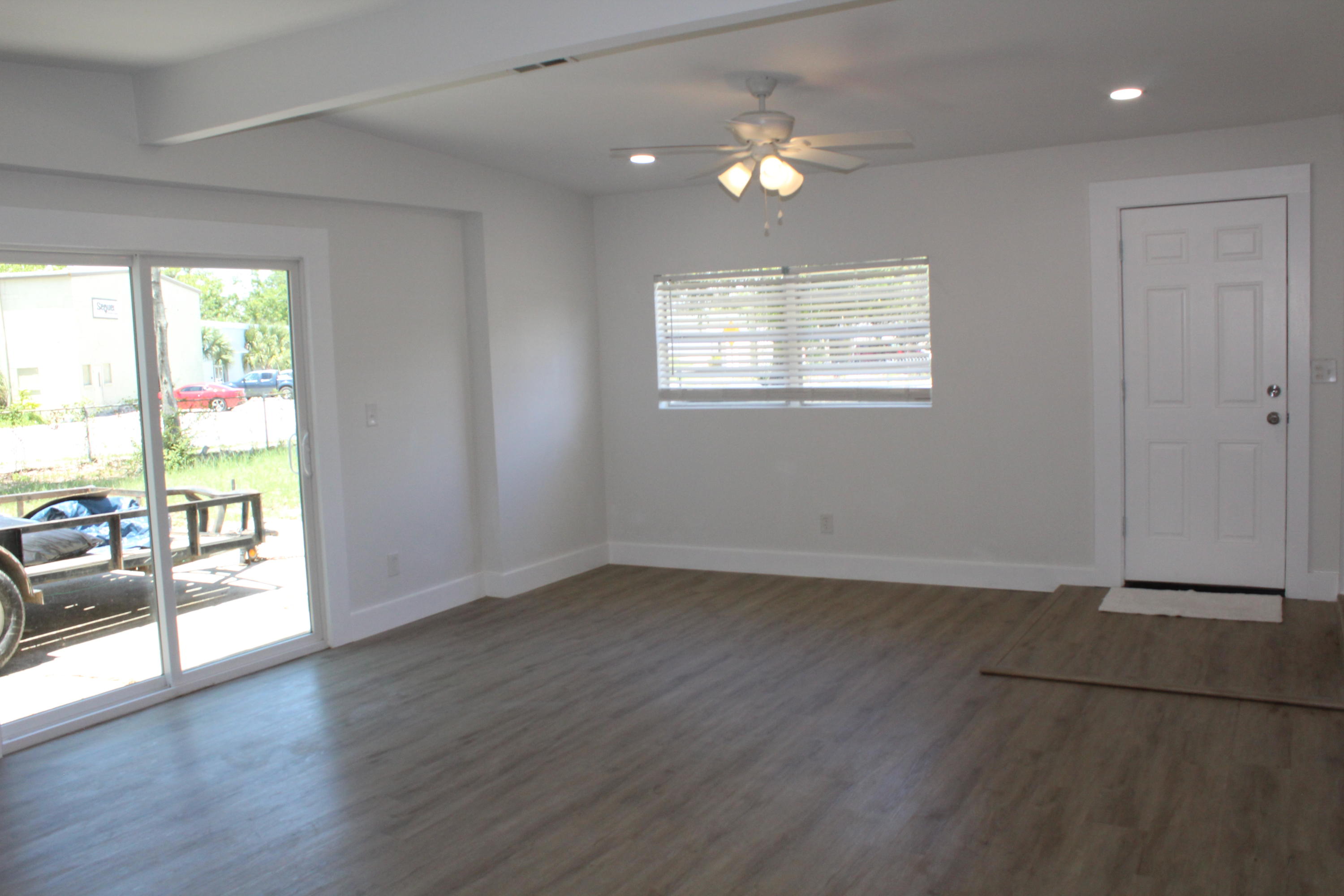 N HILL GARDENS LOT 17 BLK 6 - Residential