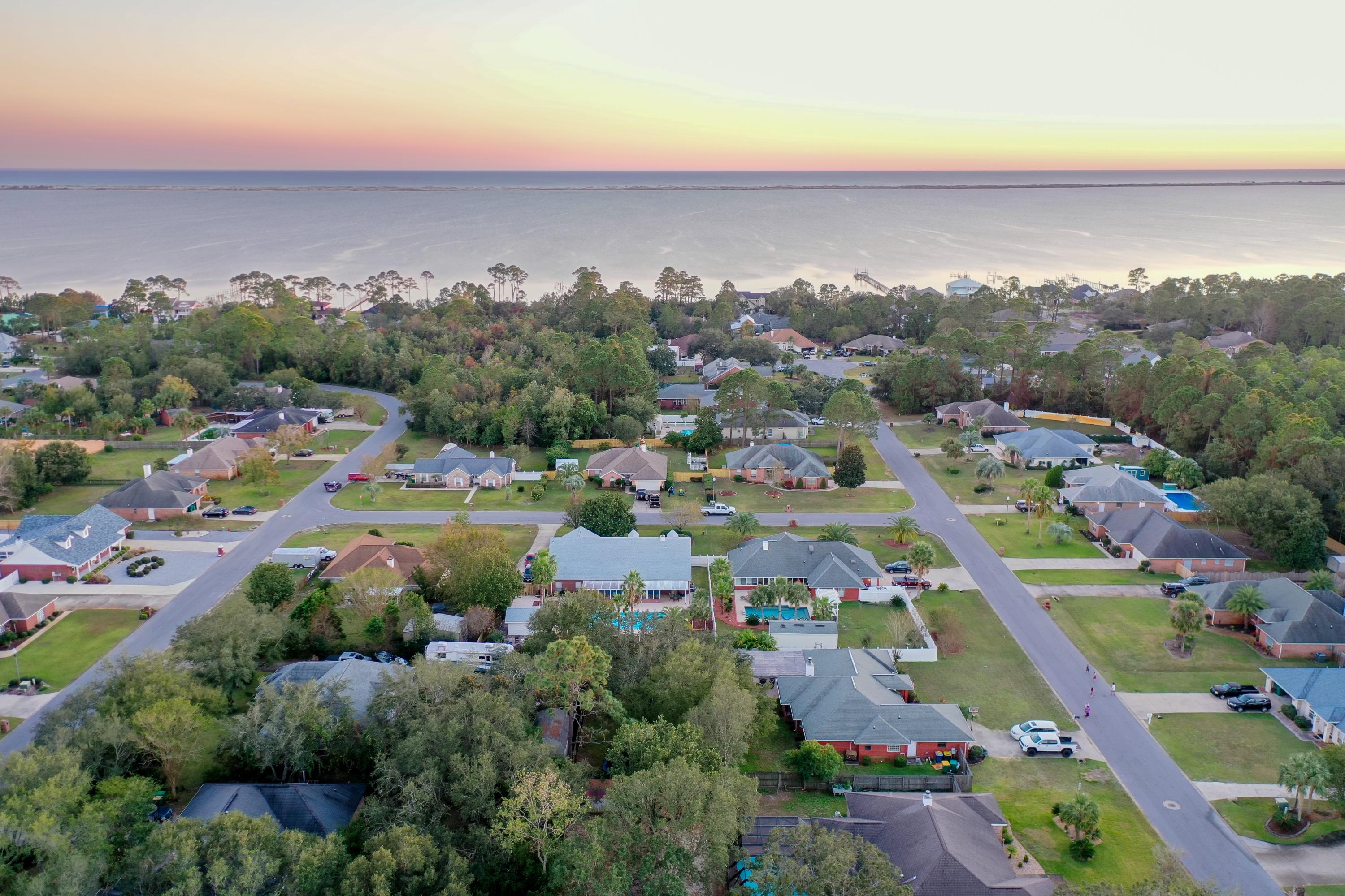 SOUND RETREAT - Residential