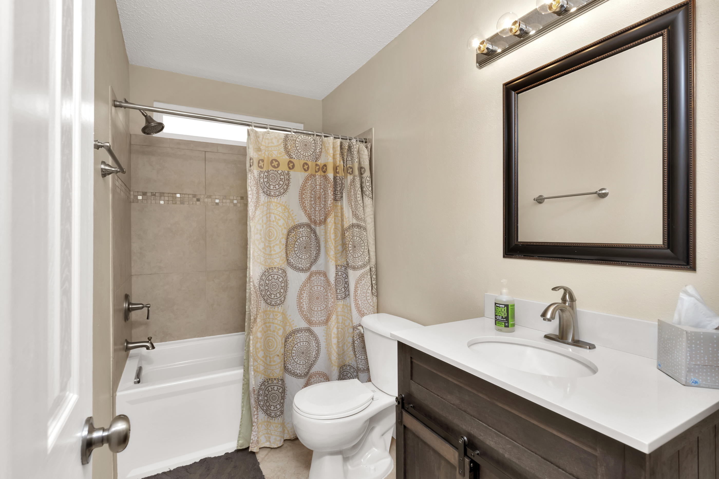 SHALIMAR OAKS - Residential