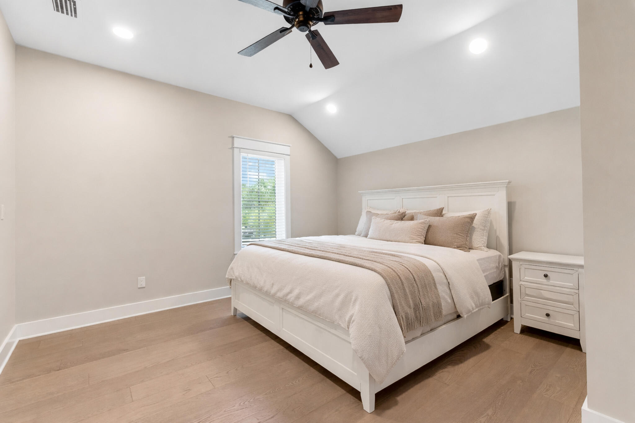 SEA DUNES - Residential