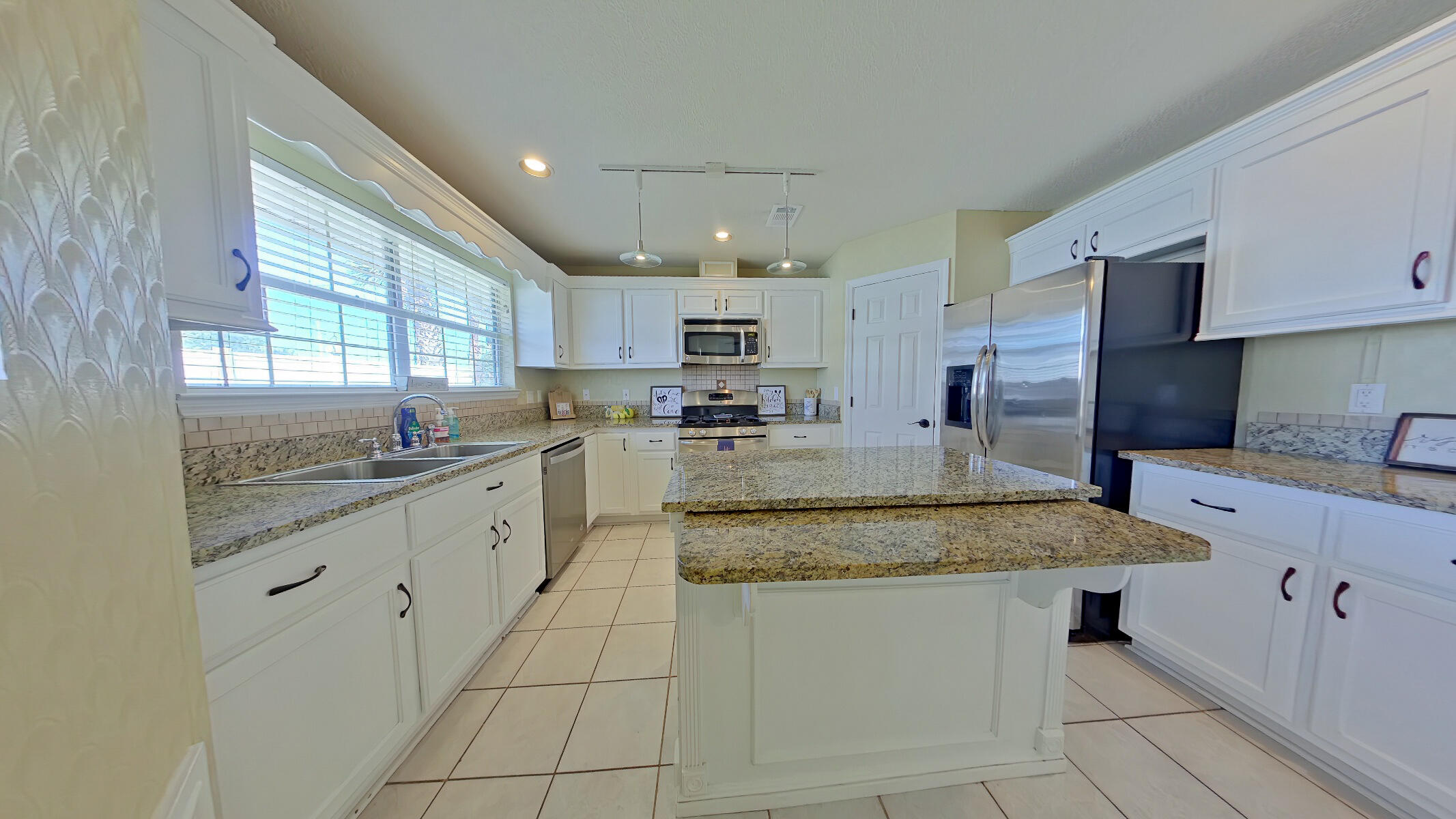 PRITCHARD POINT - Residential