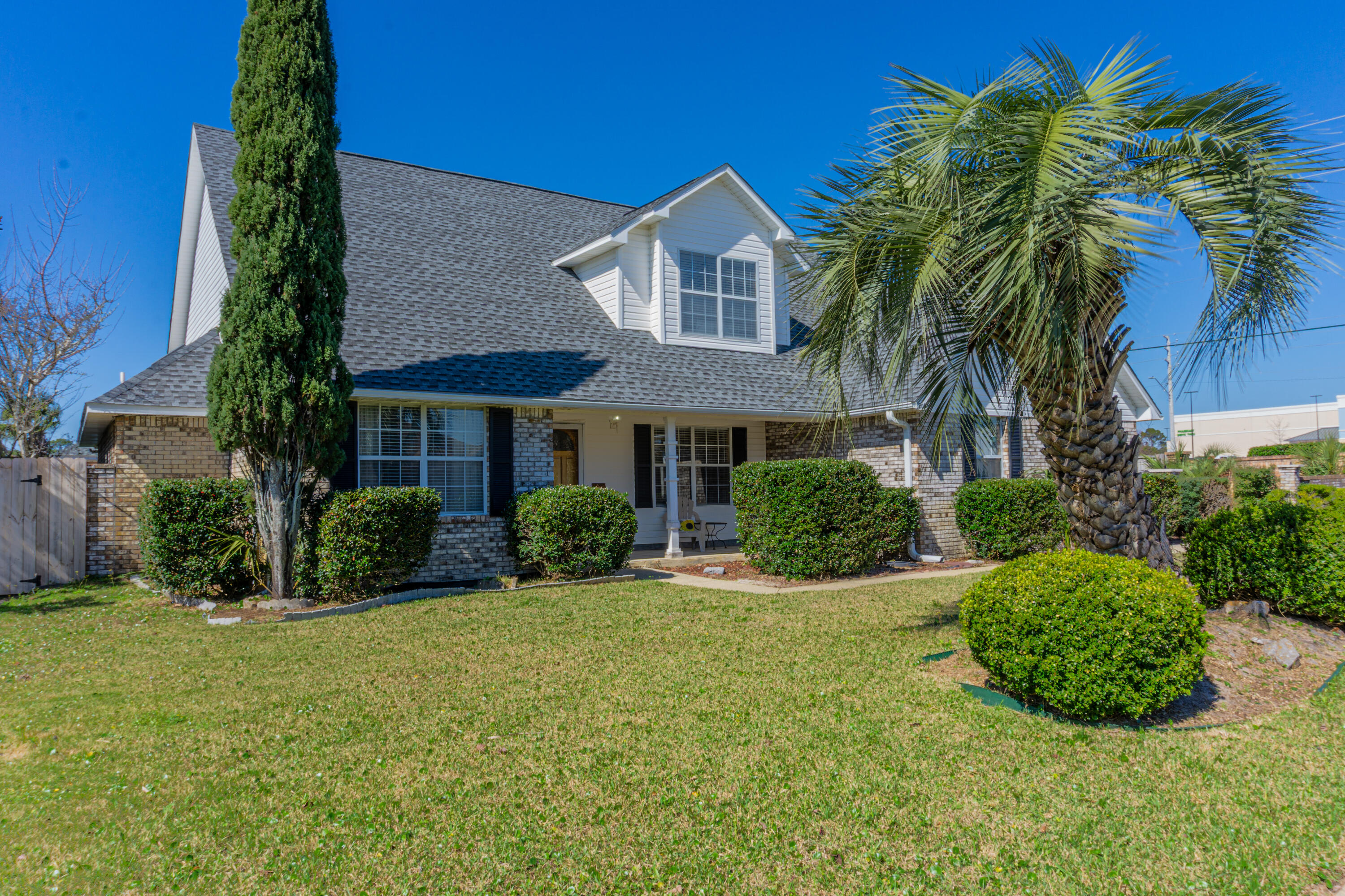 PRITCHARD POINT - Residential