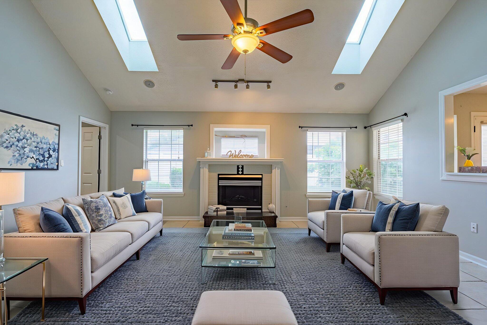 PRITCHARD POINT - Residential
