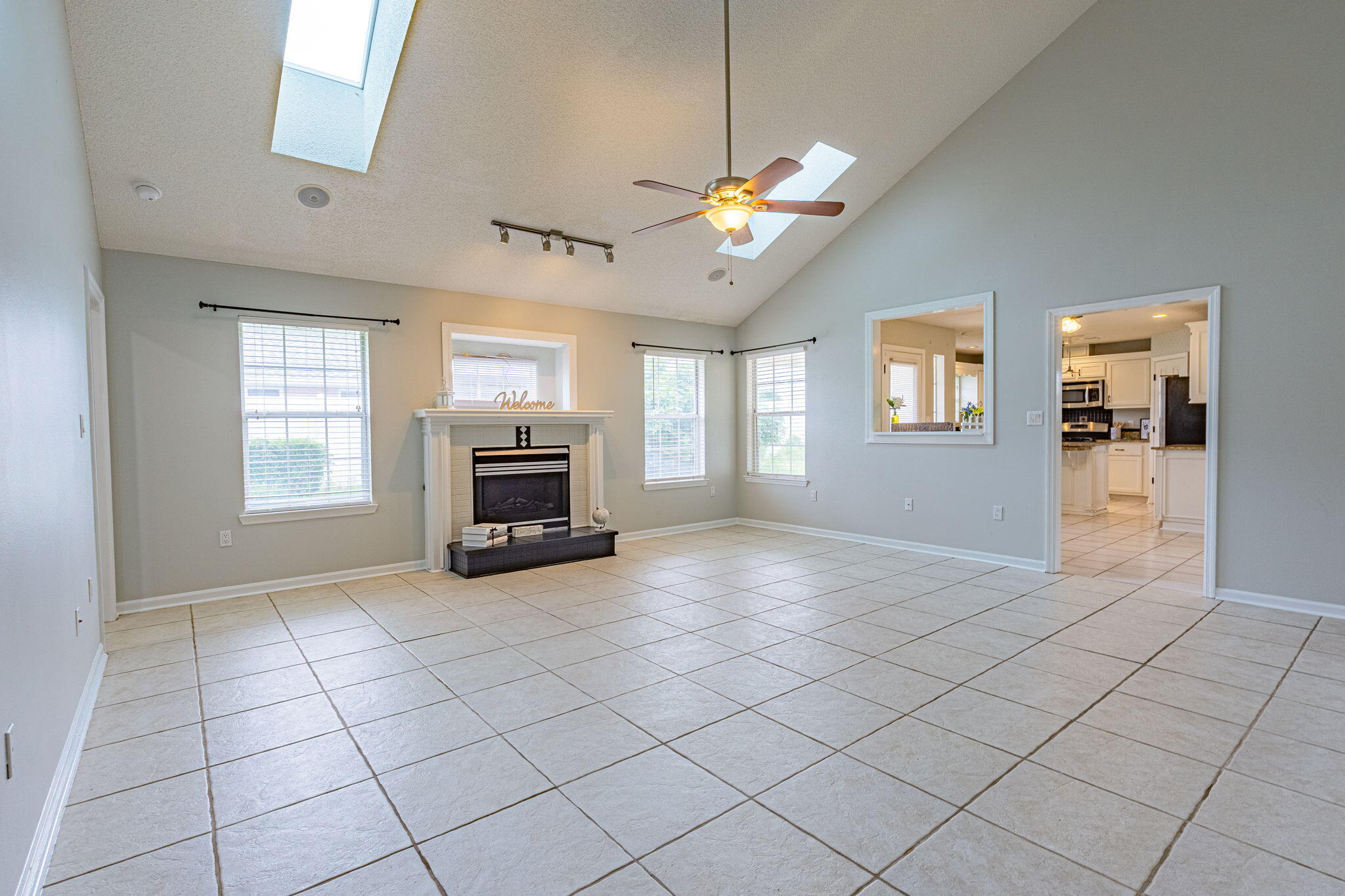 PRITCHARD POINT - Residential