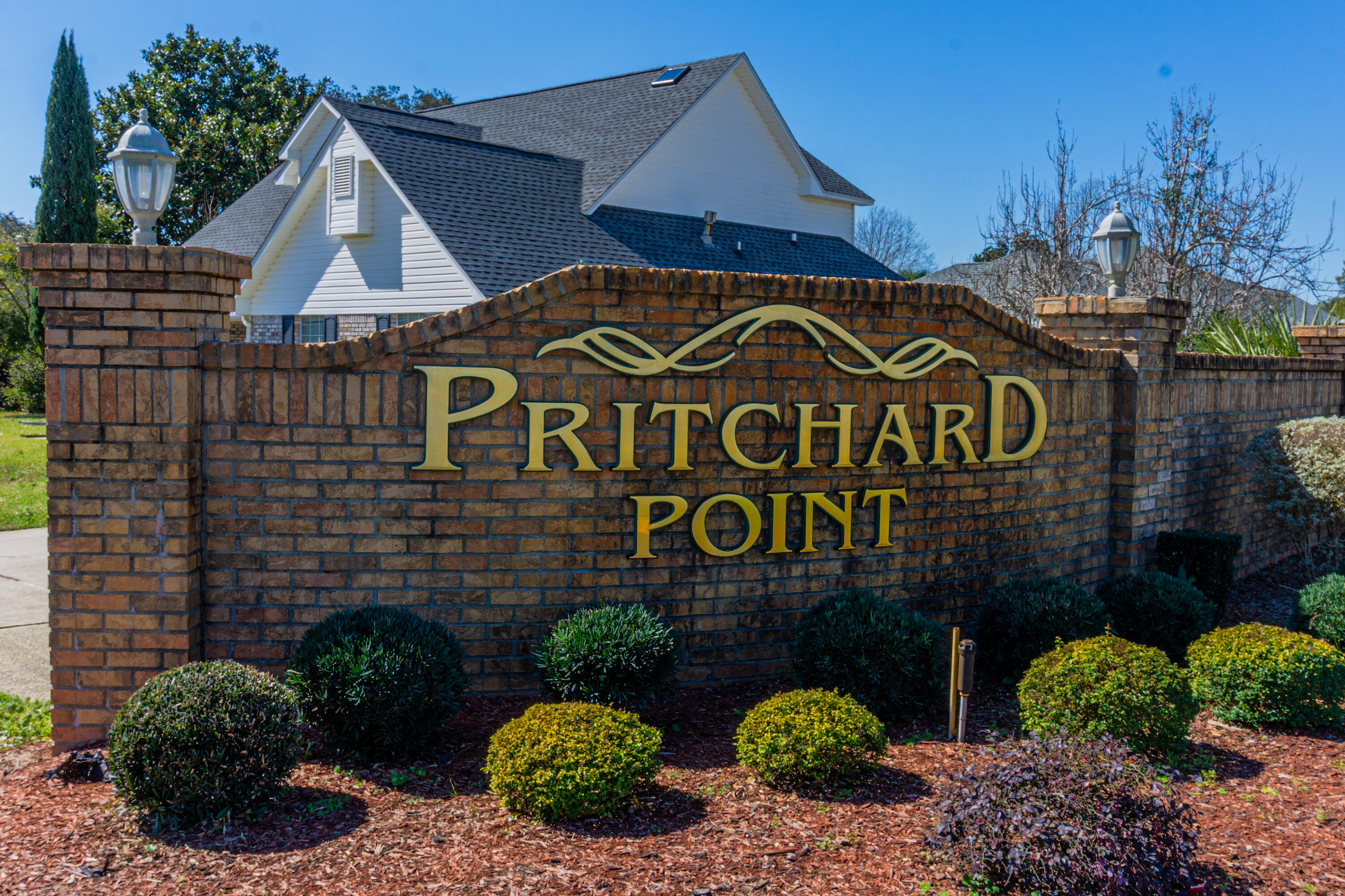 PRITCHARD POINT - Residential
