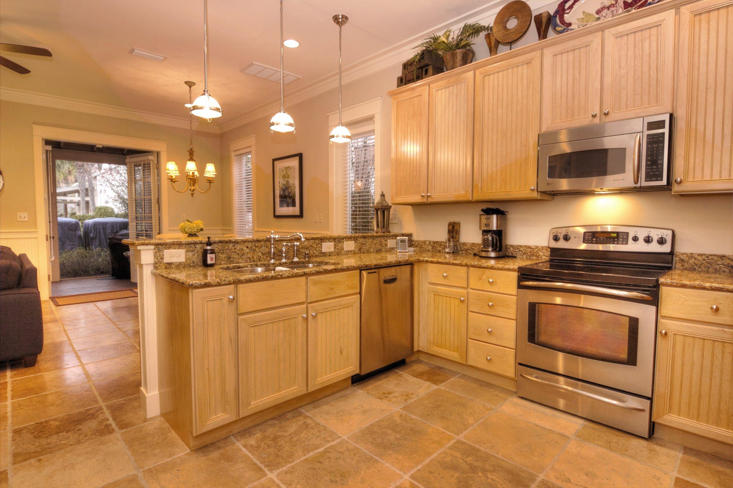 BUNGALOS AT SANDESTIN - Residential