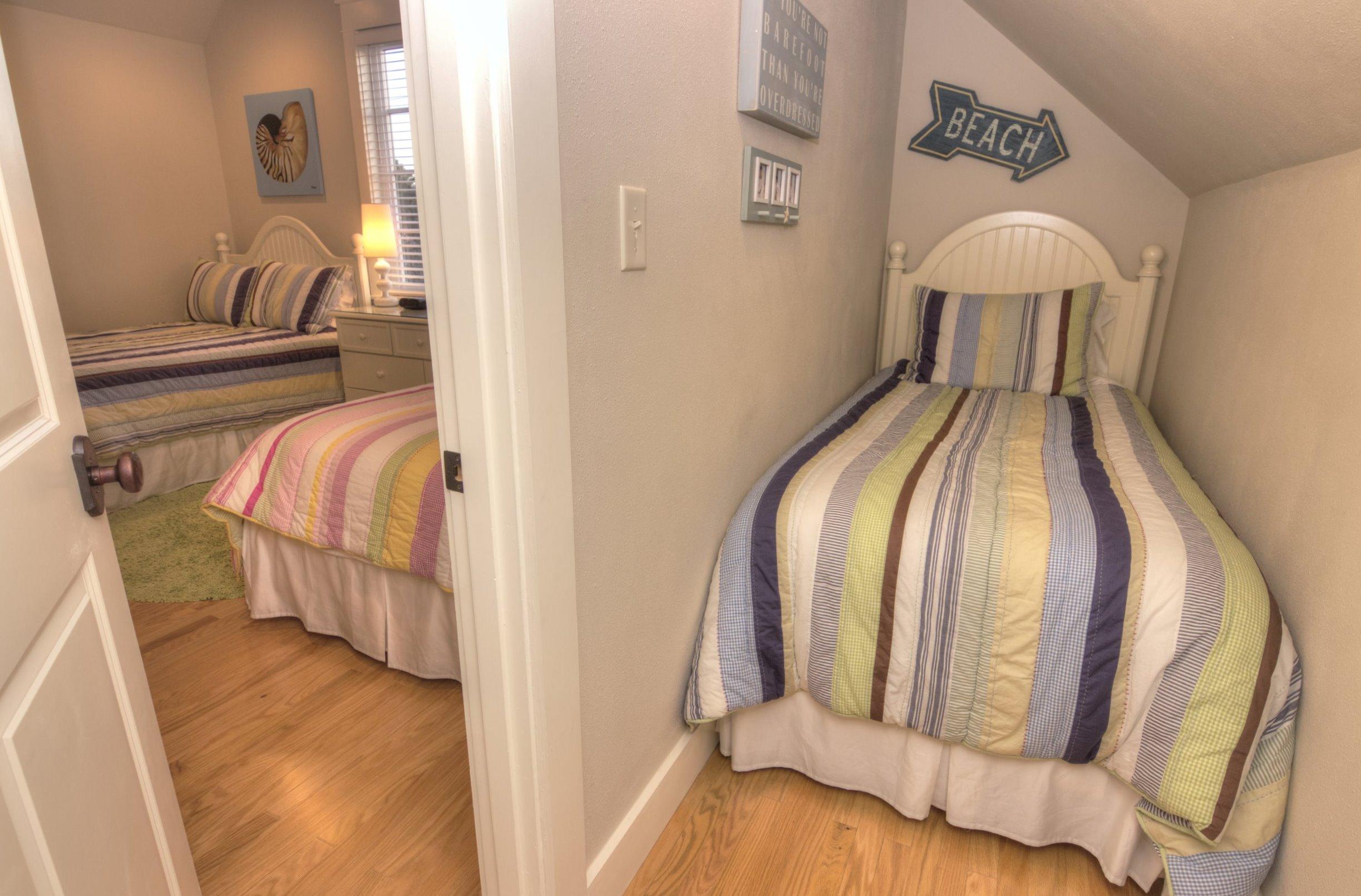 BUNGALOS AT SANDESTIN - Residential