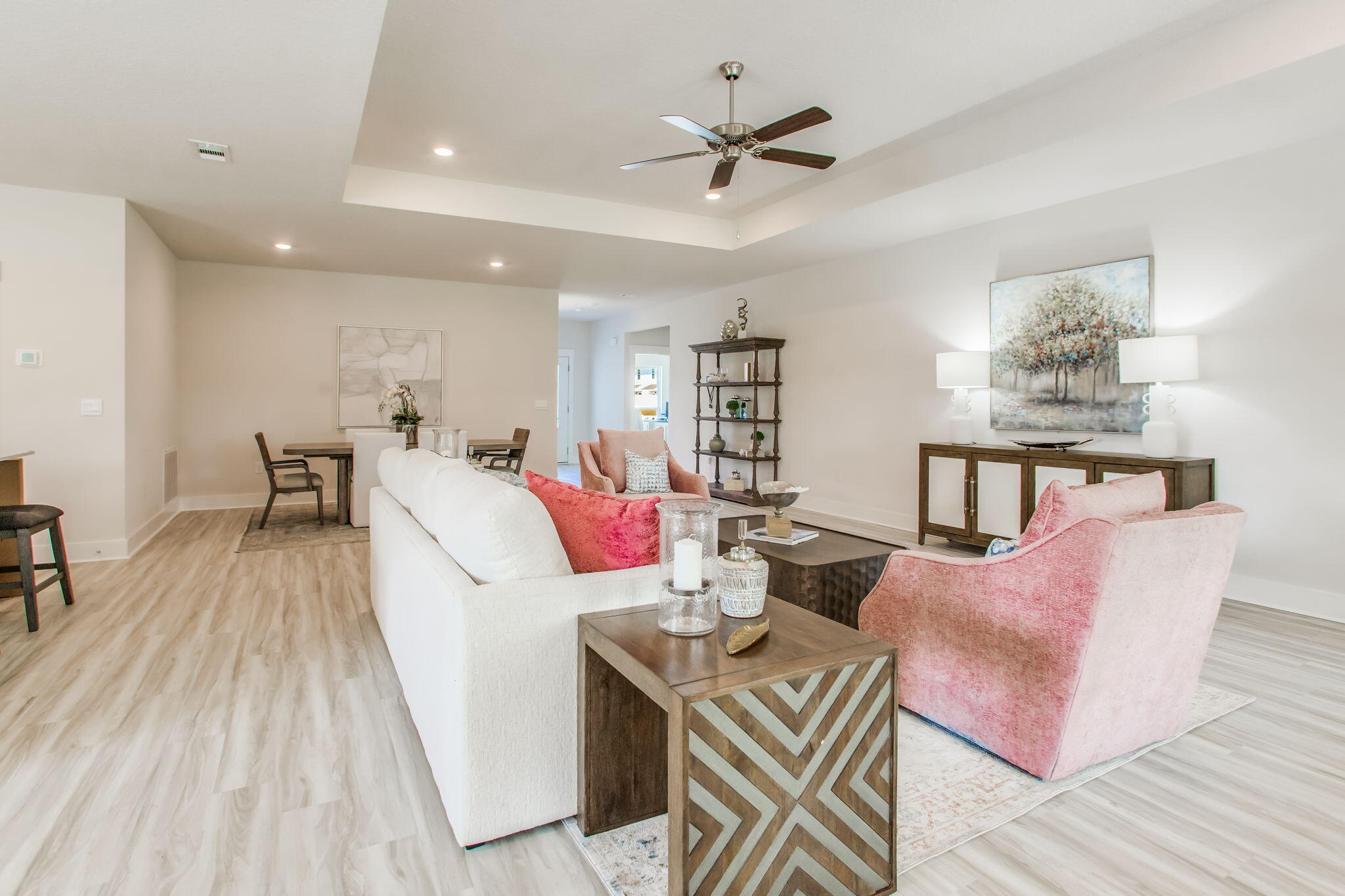 Roman Oaks - Residential