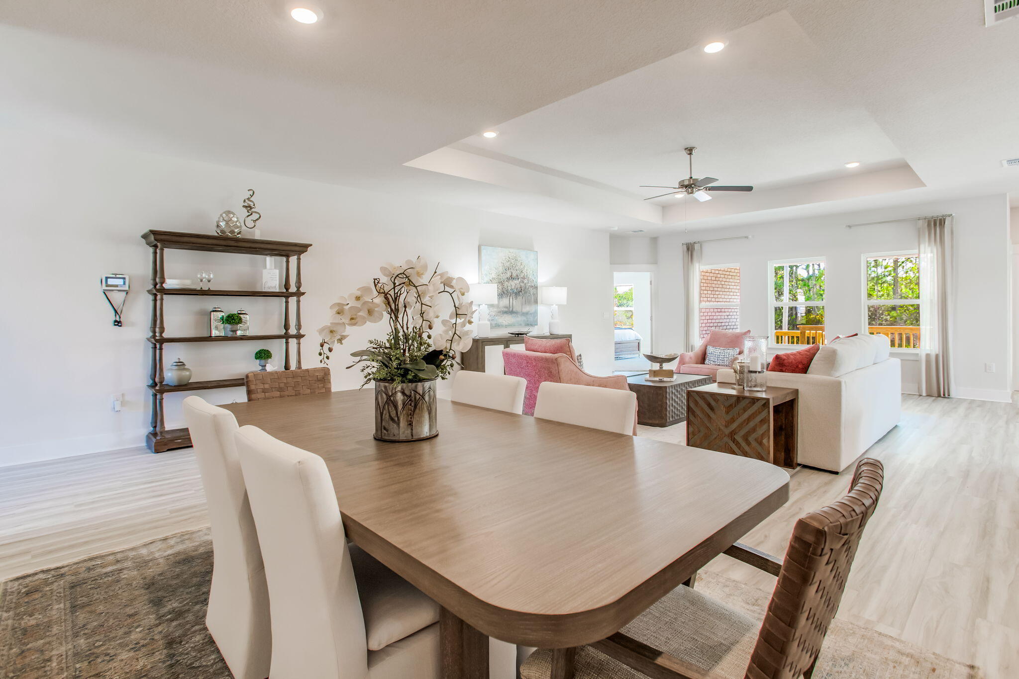 Roman Oaks - Residential