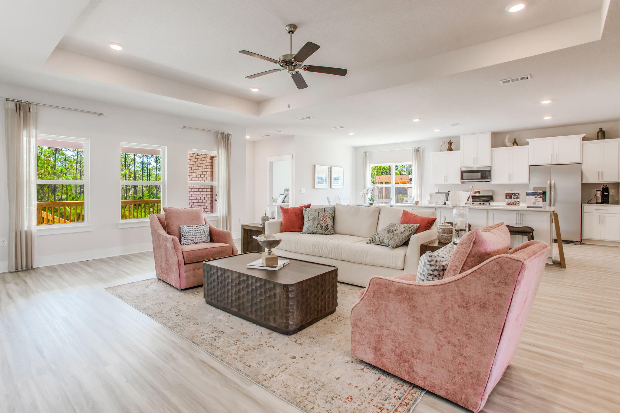 Roman Oaks - Residential