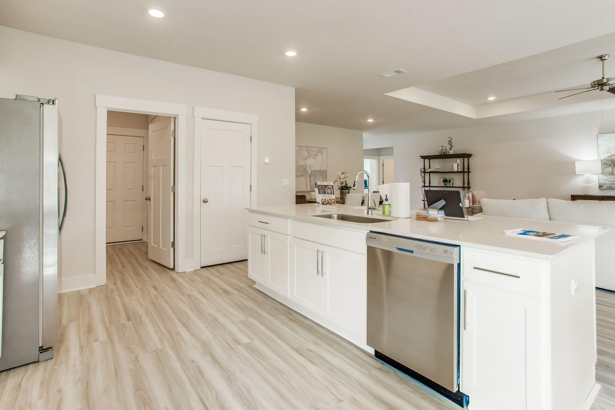 Roman Oaks - Residential