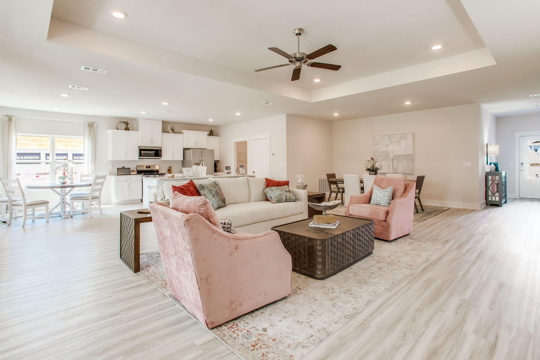 Roman Oaks - Residential