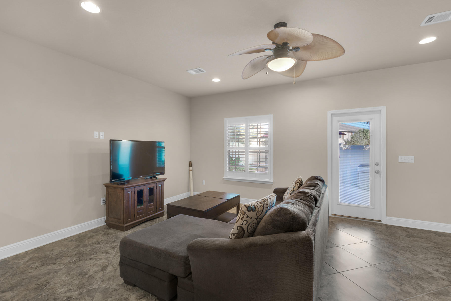 RESERVE POINTE - Residential