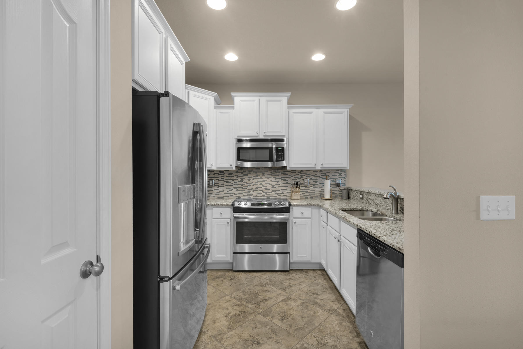 RESERVE POINTE - Residential