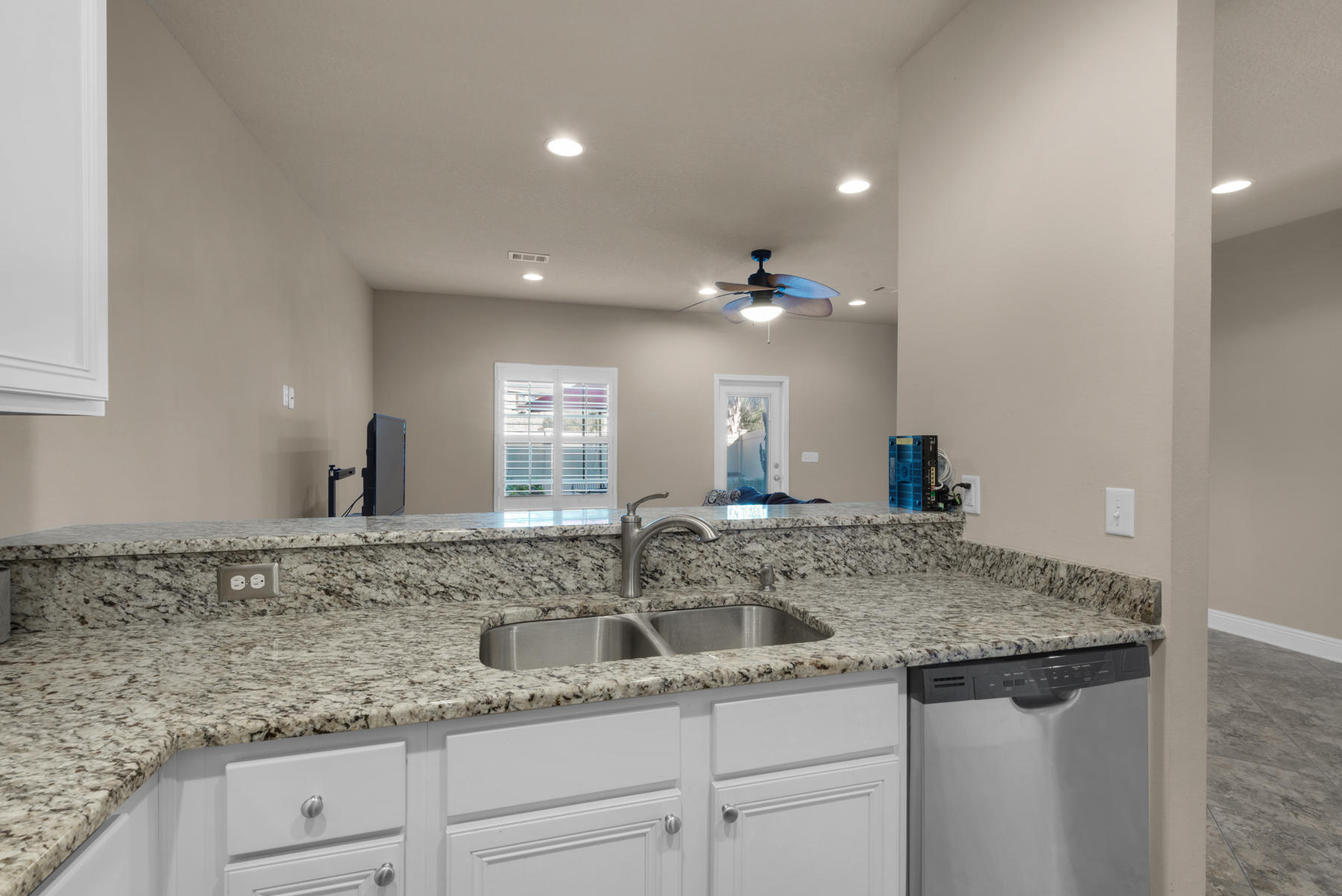 RESERVE POINTE - Residential