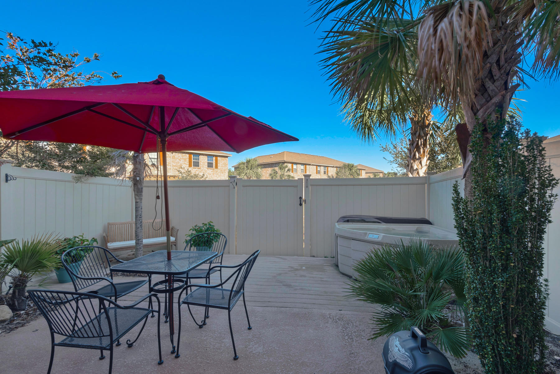 RESERVE POINTE - Residential