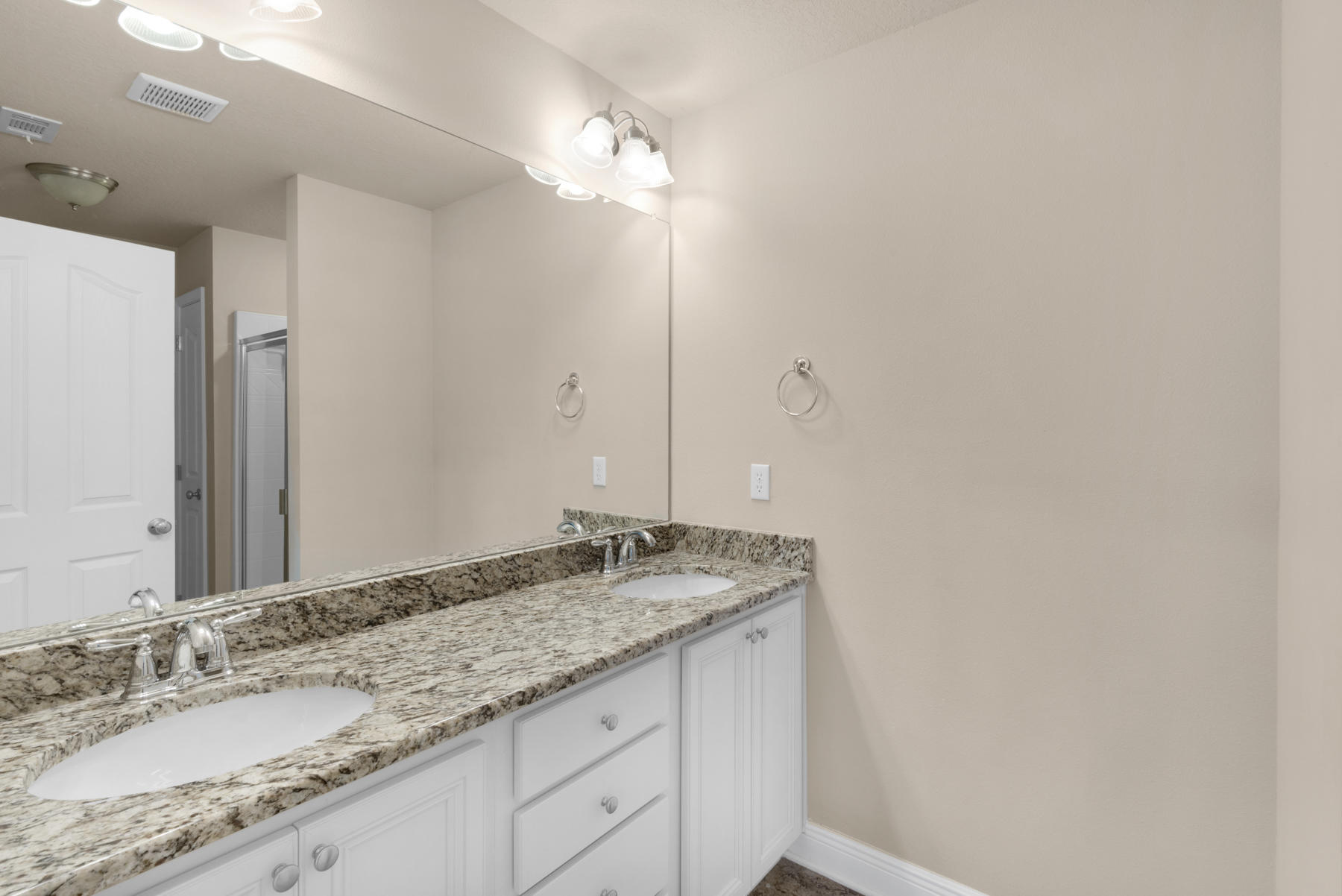 RESERVE POINTE - Residential