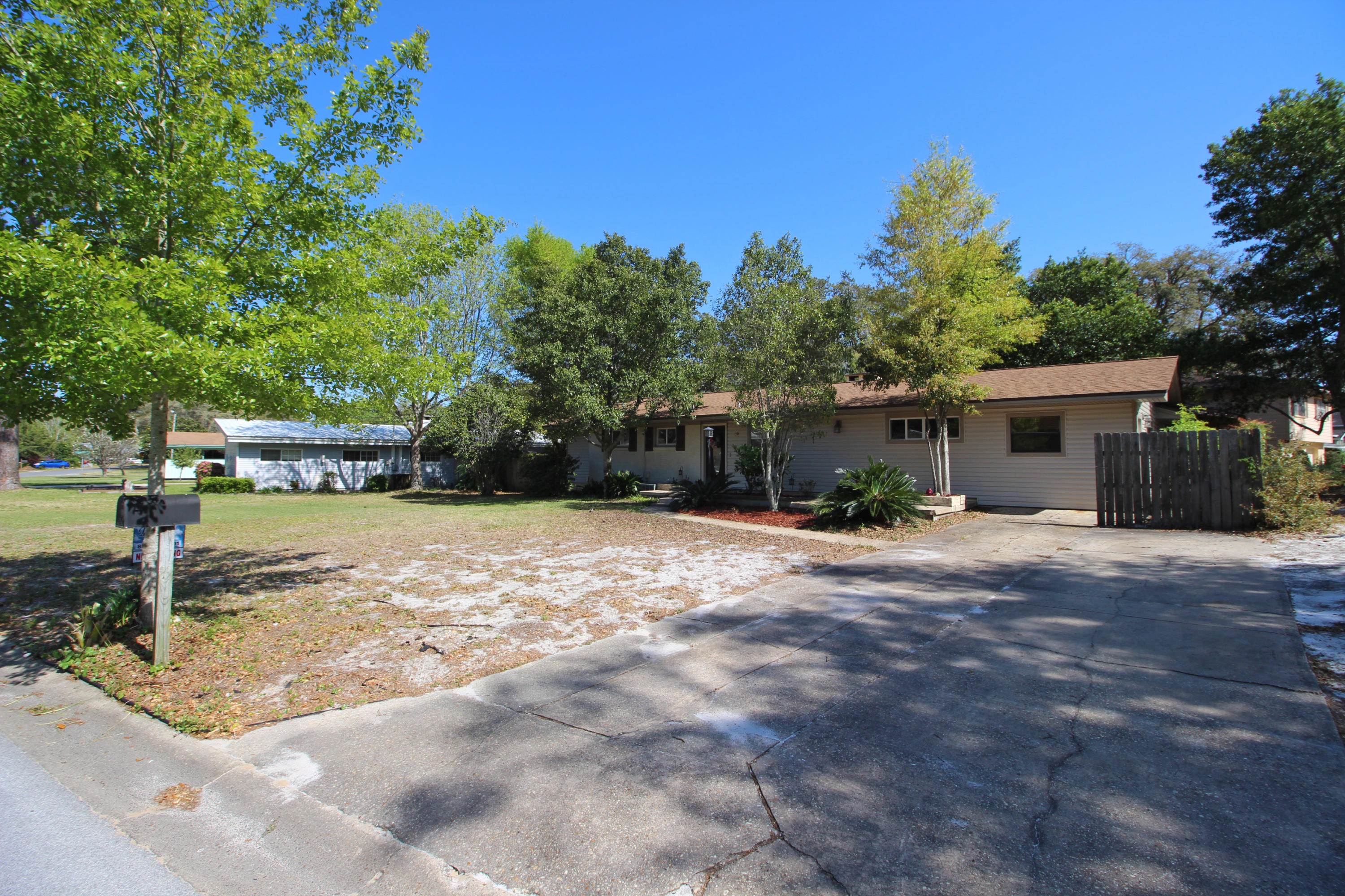 VILLA RUSS PARK - Residential