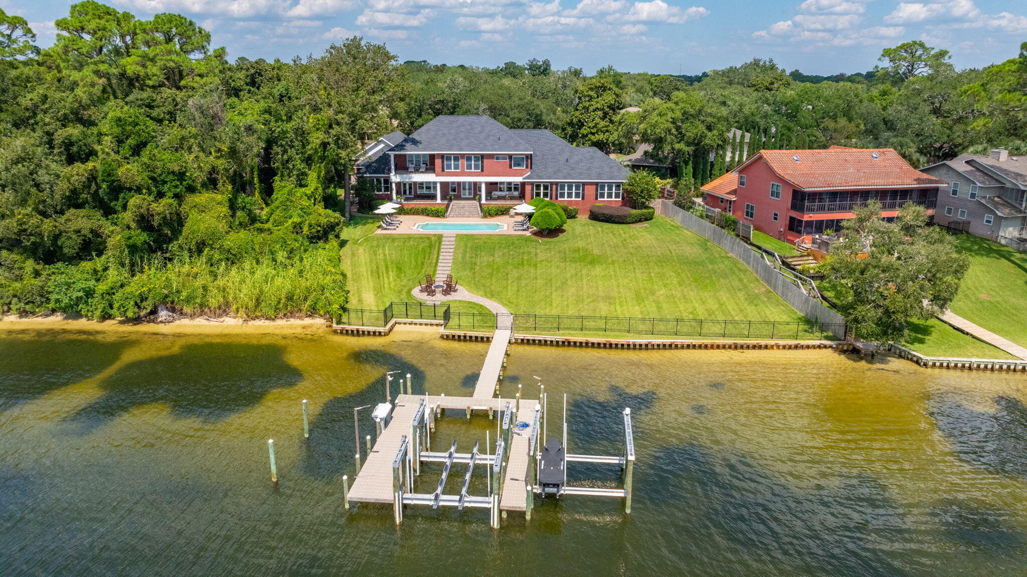 15 Plantation Oaks Drive