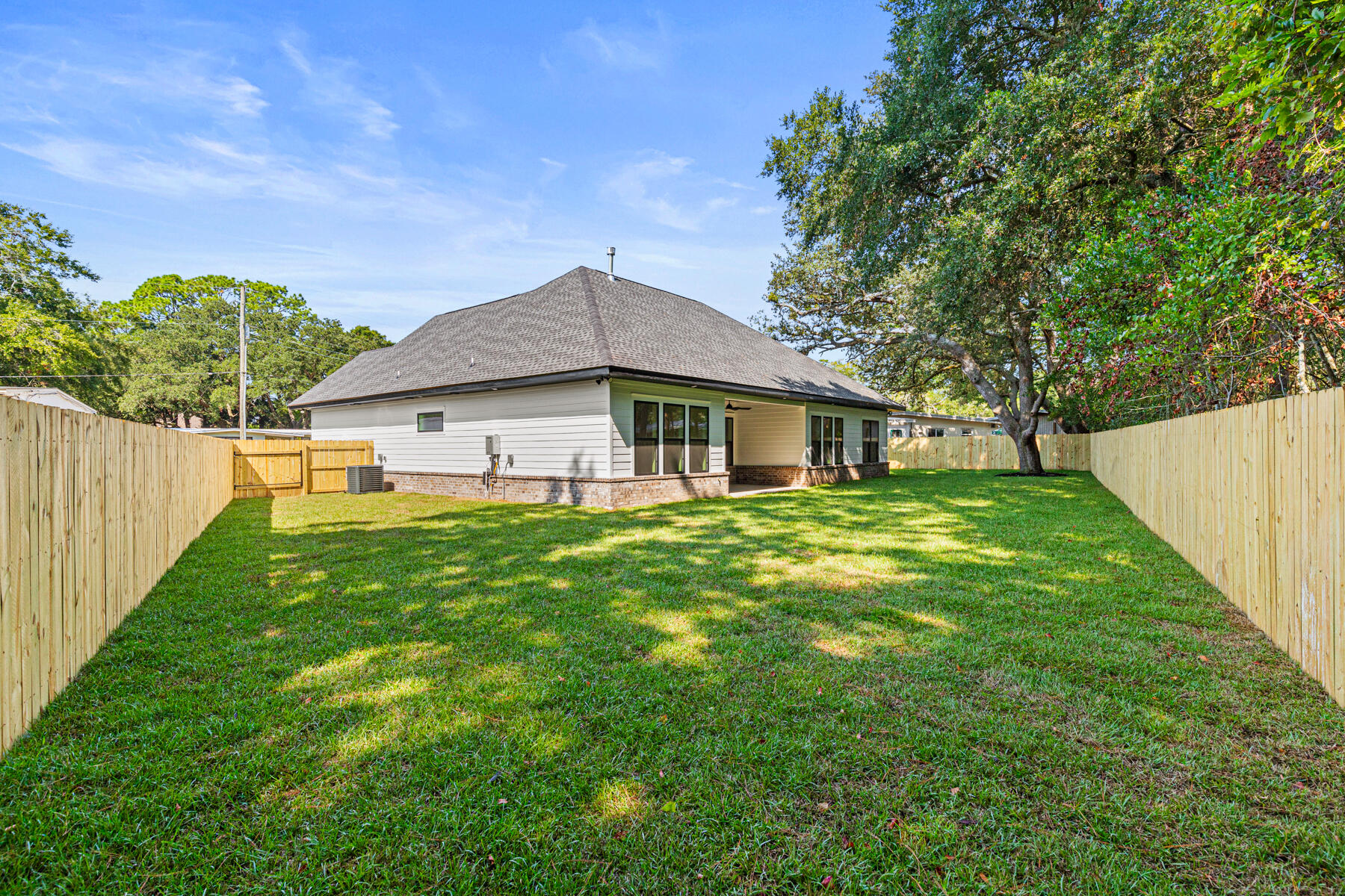 ELLIOTTS POINT - Residential