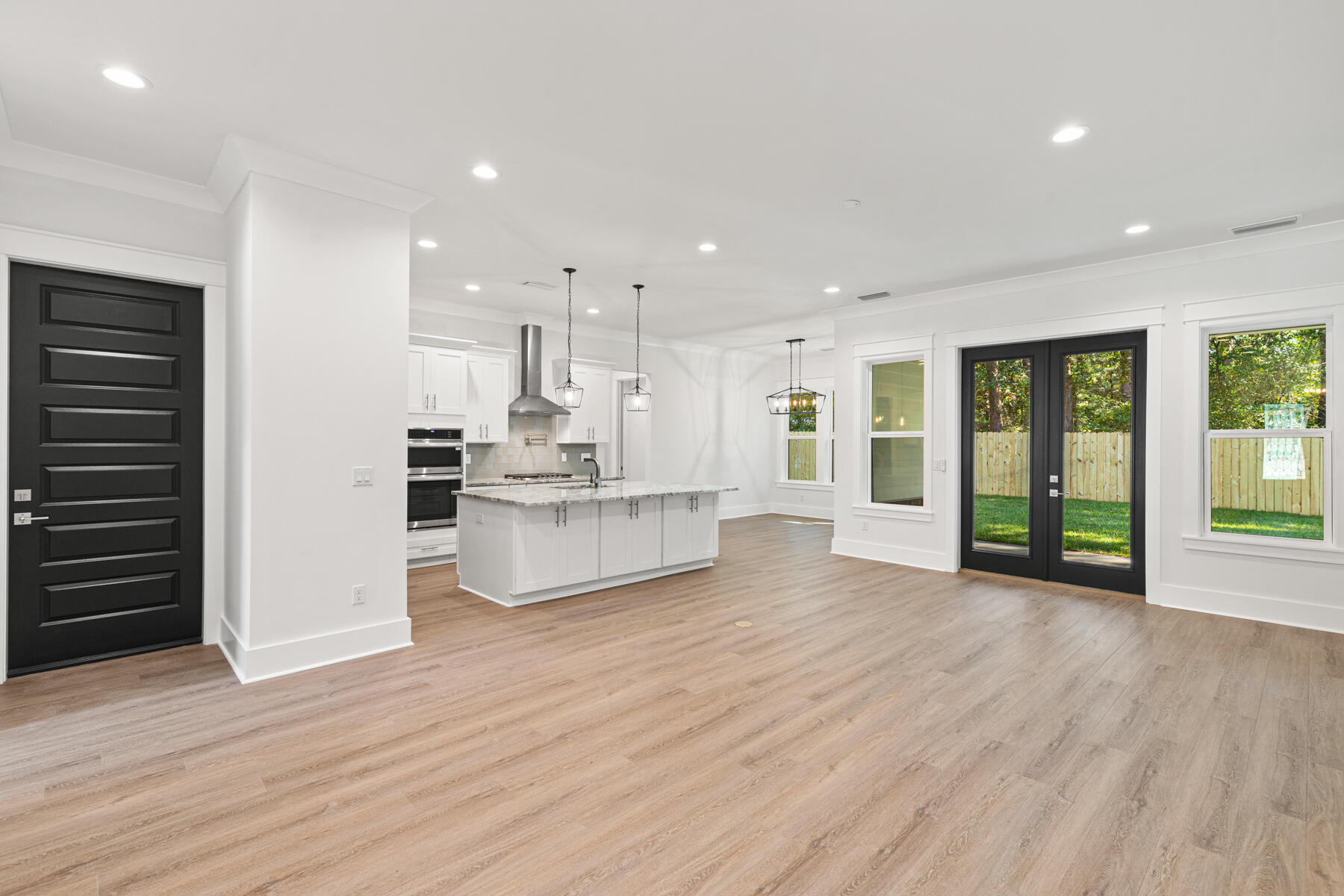ELLIOTTS POINT - Residential