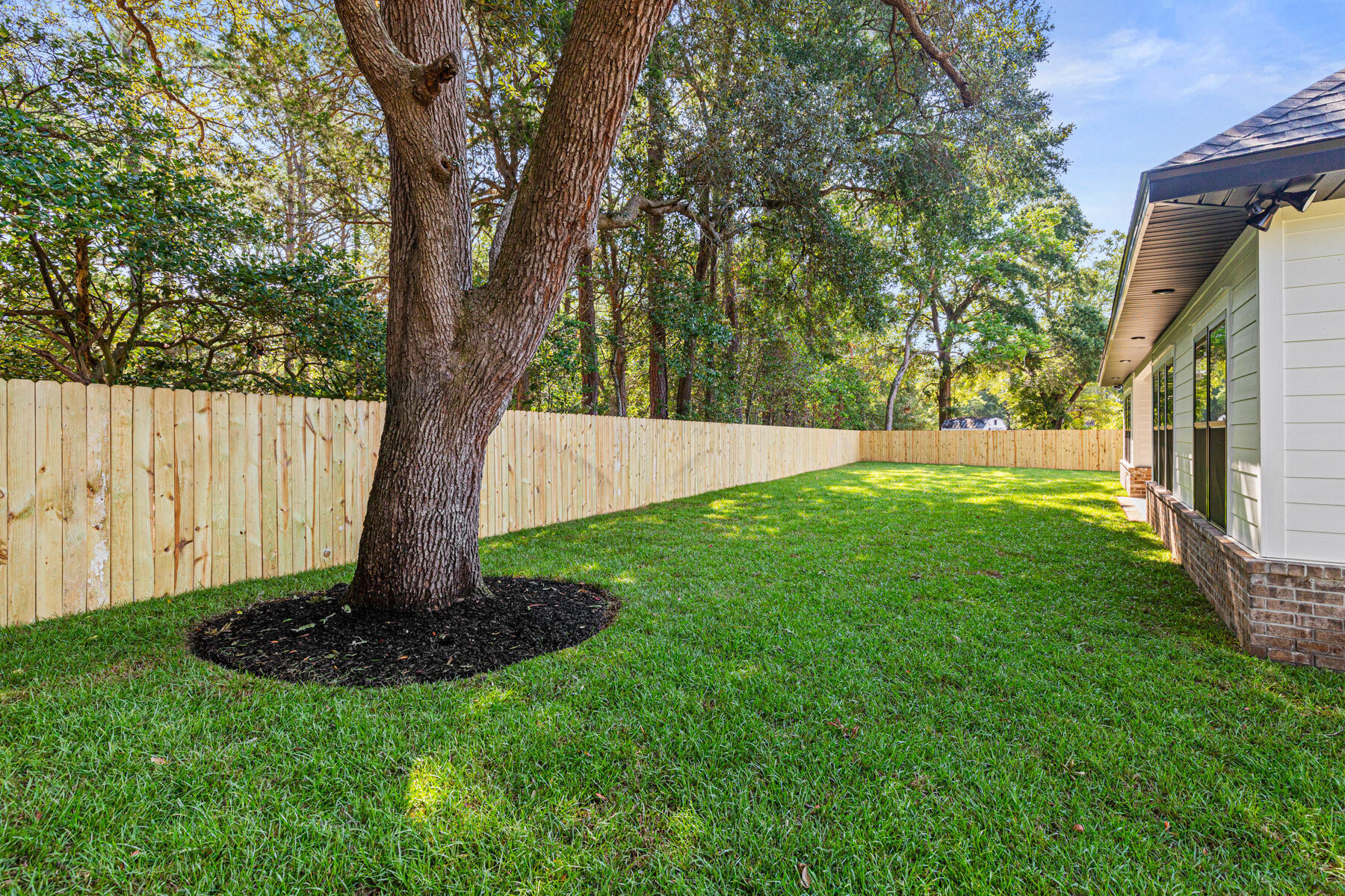ELLIOTTS POINT - Residential