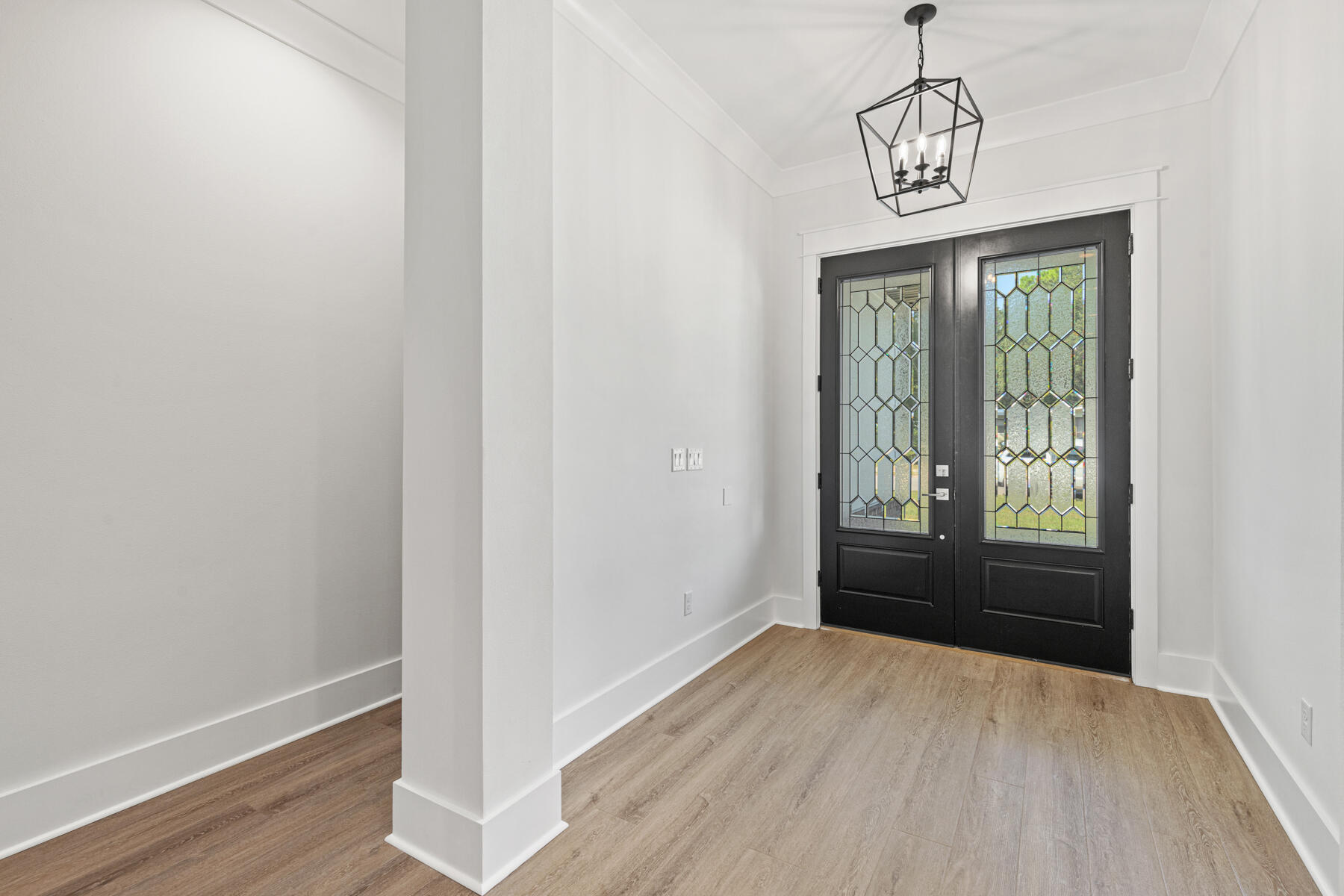 ELLIOTTS POINT - Residential