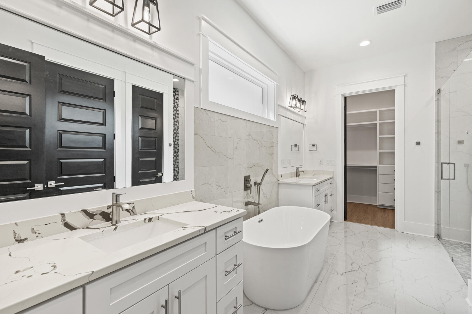 ELLIOTTS POINT - Residential